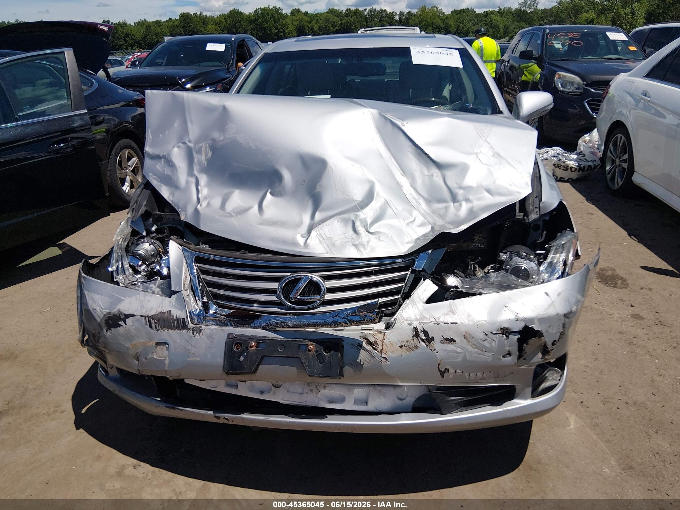 2011 Lexus Es 350   Silver vin: JTHBK1EG6B2456198