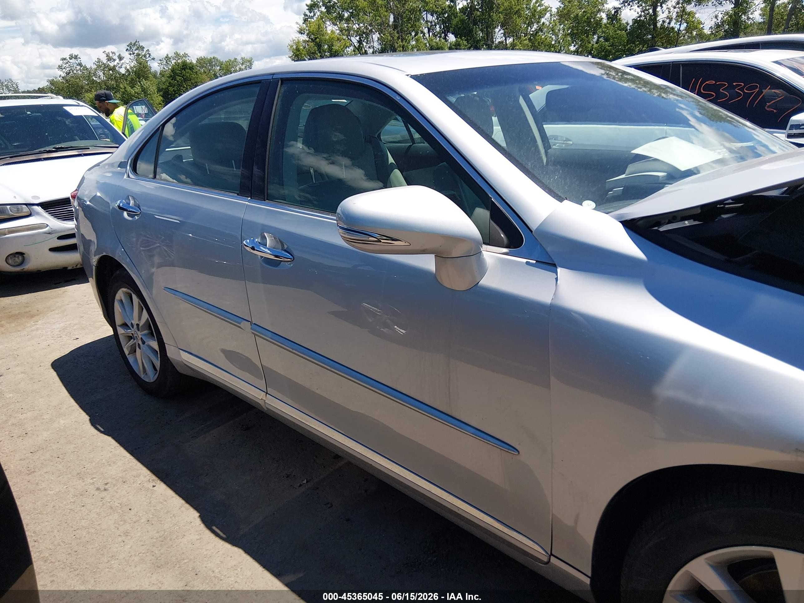 2011 Lexus Es 350   Silver vin: JTHBK1EG6B2456198