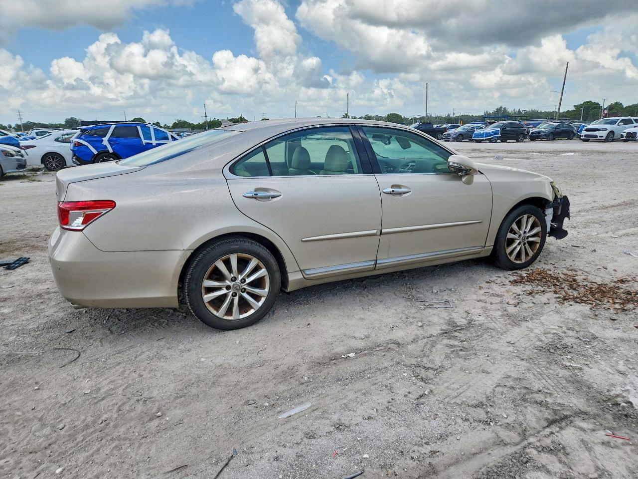 2011 Lexus Es 350 Beige vin: JTHBK1EG6B2464043