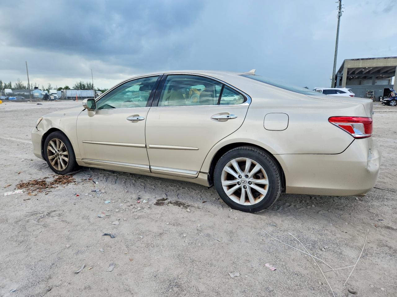 2011 Lexus Es 350 Beige vin: JTHBK1EG6B2464043
