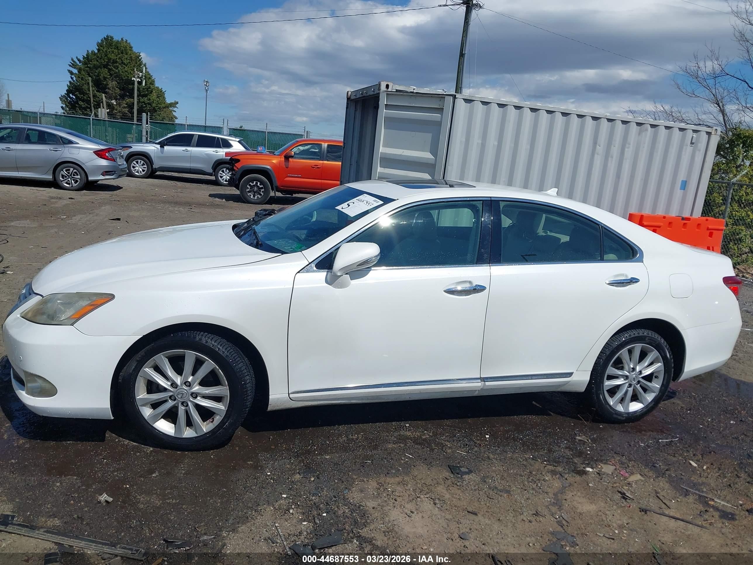 2012 Lexus Es 350   White vin: JTHBK1EG6C2473200