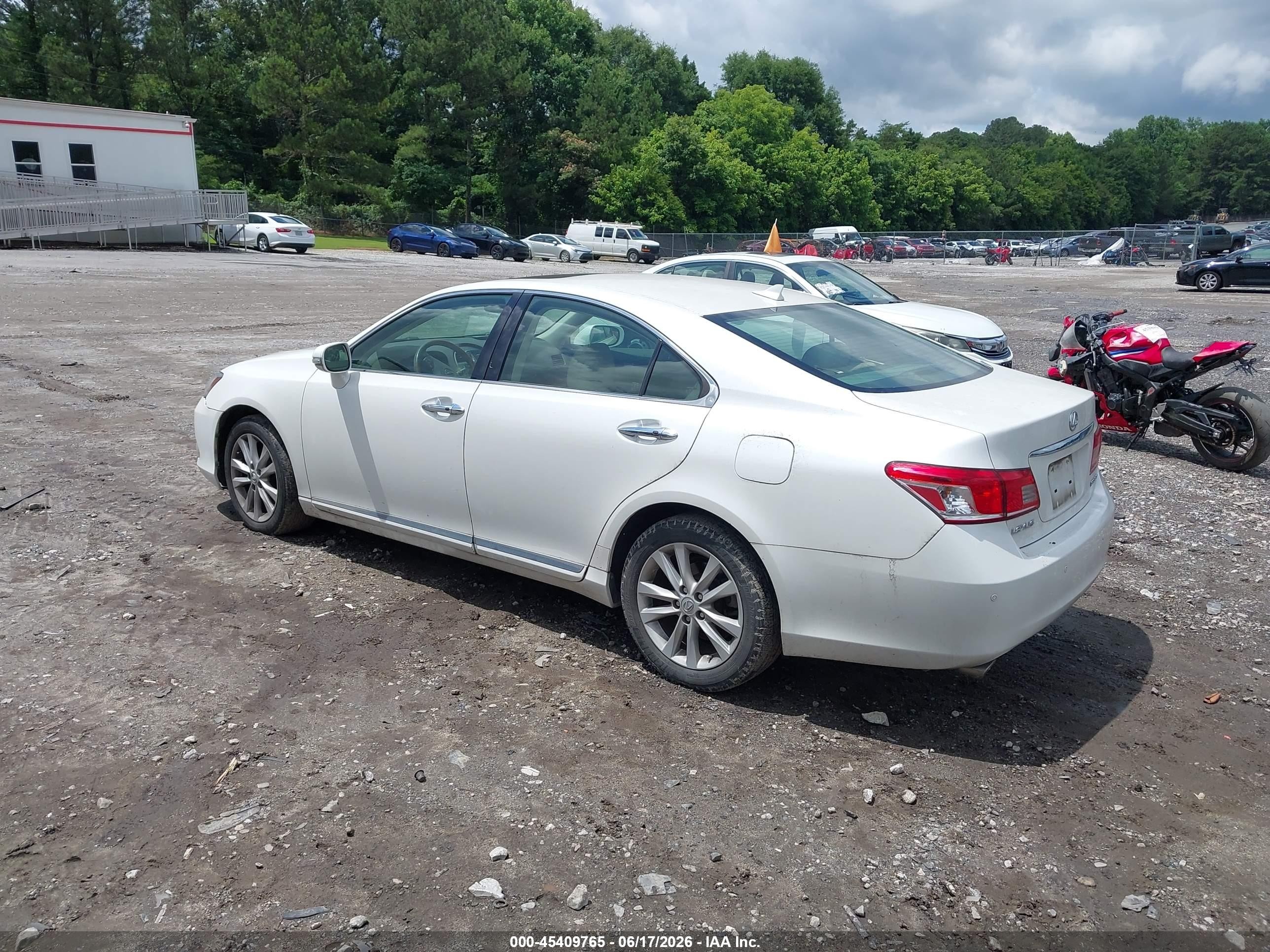2010 Lexus Es 350   White vin: JTHBK1EG7A2345898