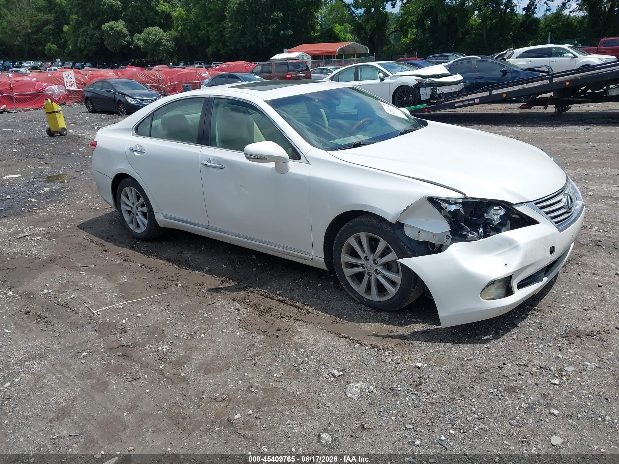2010 Lexus Es 350   White vin: JTHBK1EG7A2345898