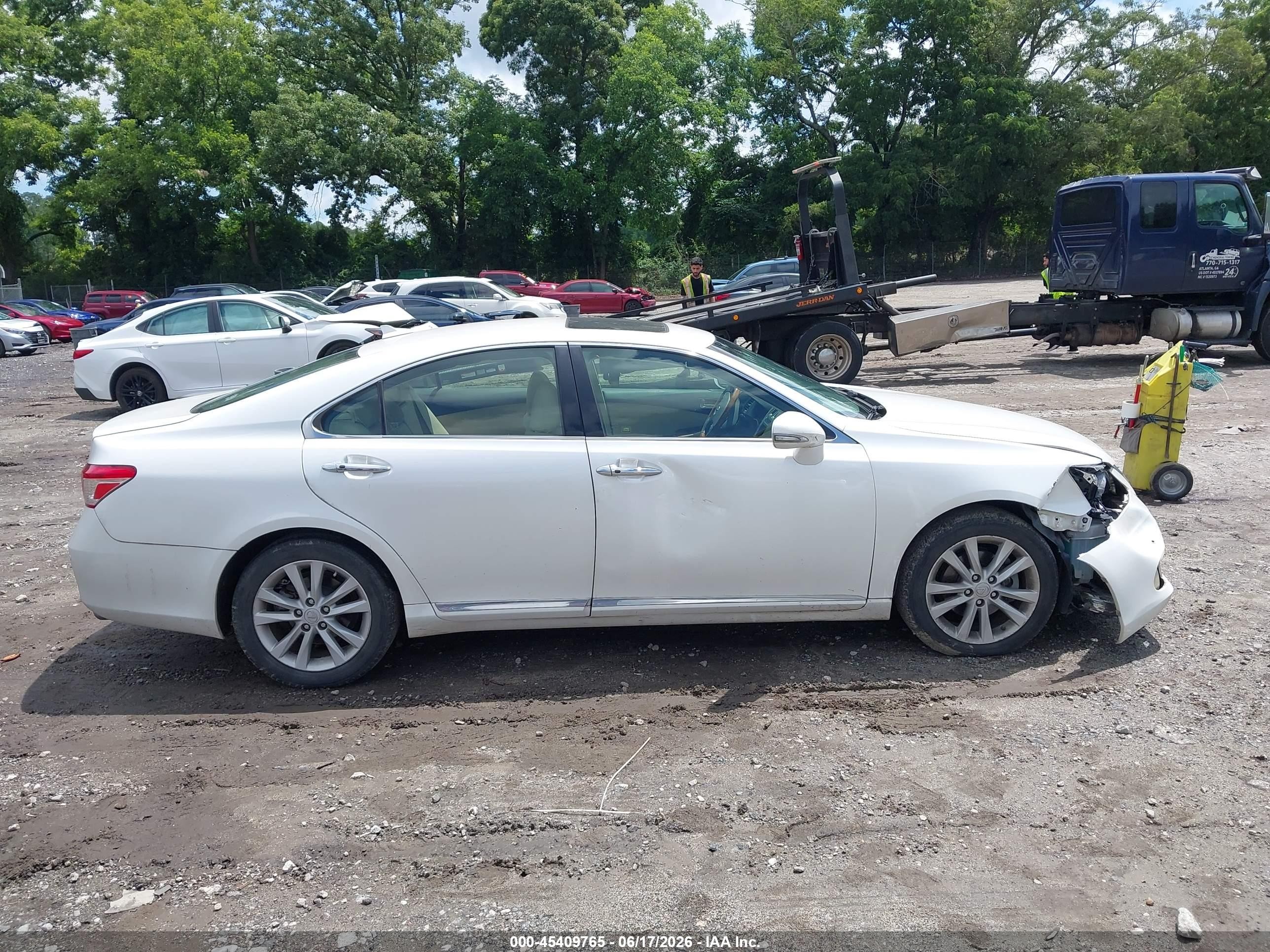2010 Lexus Es 350   White vin: JTHBK1EG7A2345898