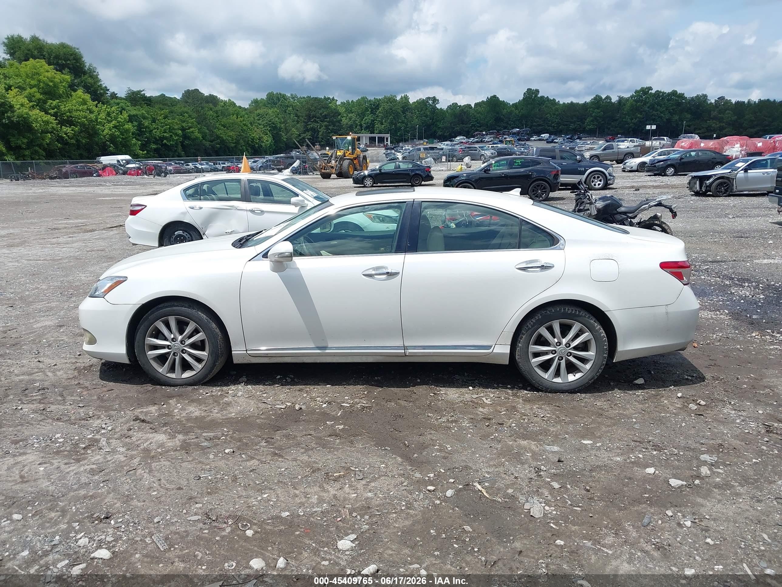 2010 Lexus Es 350   White vin: JTHBK1EG7A2345898
