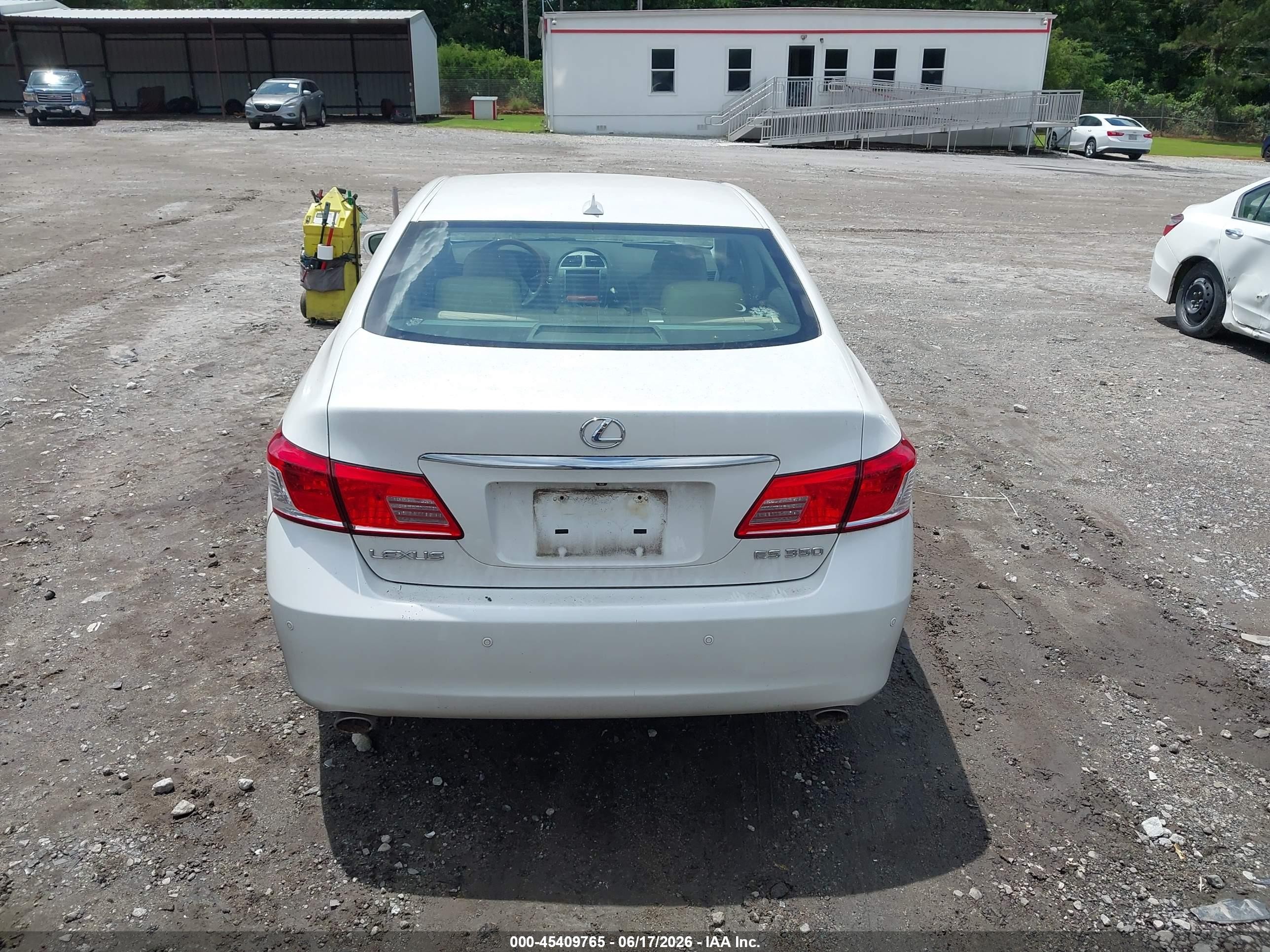 2010 Lexus Es 350   White vin: JTHBK1EG7A2345898