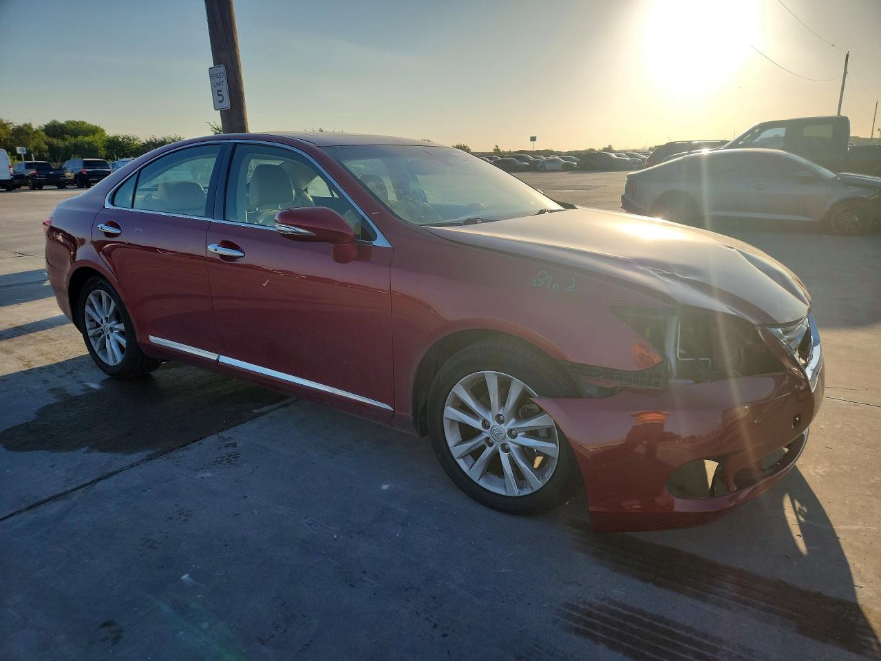 2010 Lexus Es 350 Red vin: JTHBK1EG7A2364757