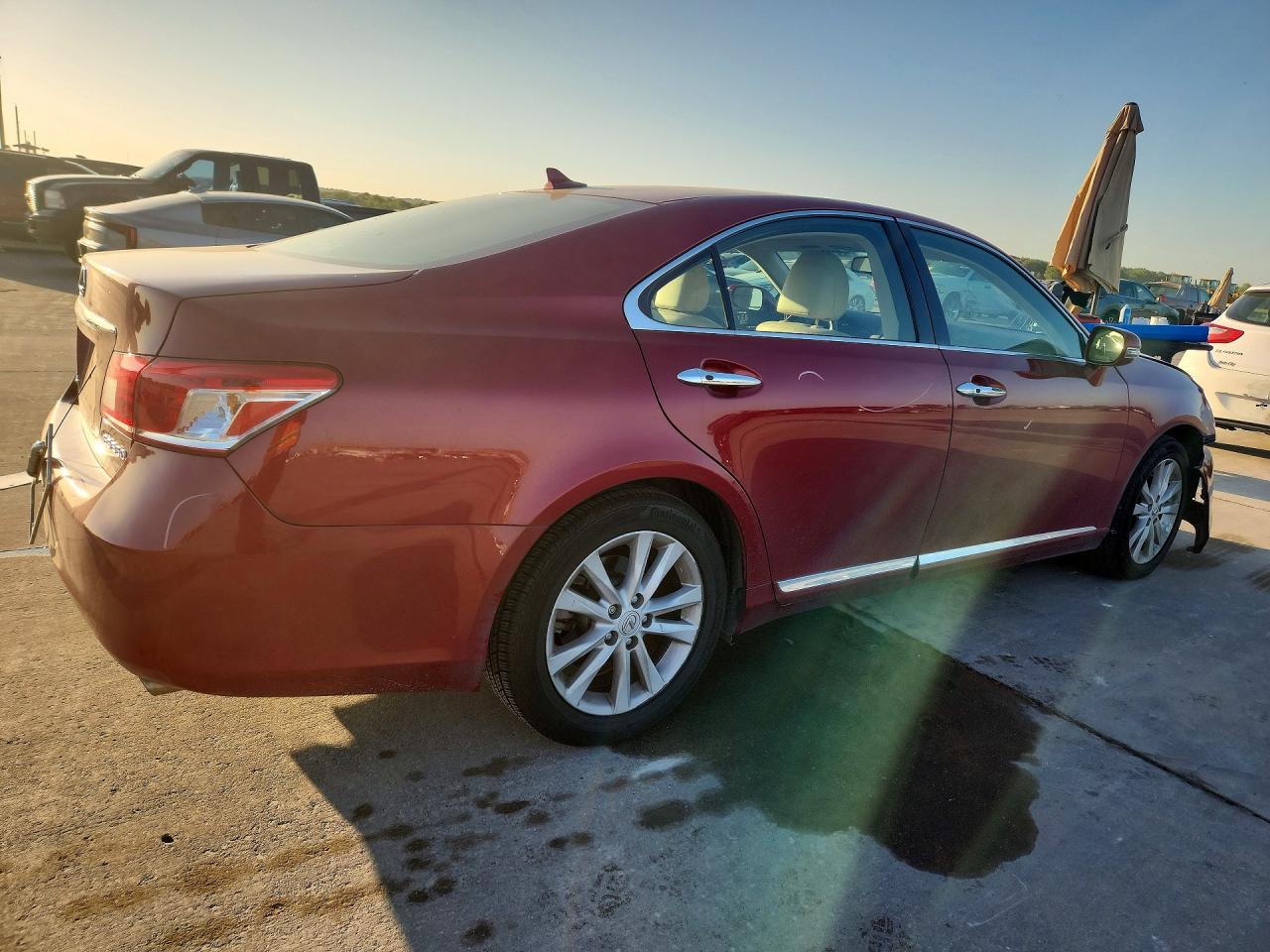 2010 Lexus Es 350 Red vin: JTHBK1EG7A2364757