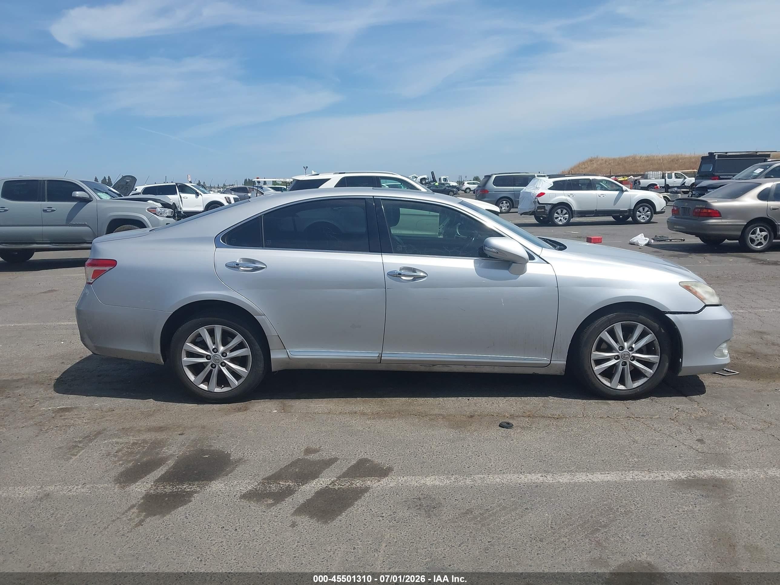 2010 Lexus Es 350   Silver vin: JTHBK1EG7A2392669