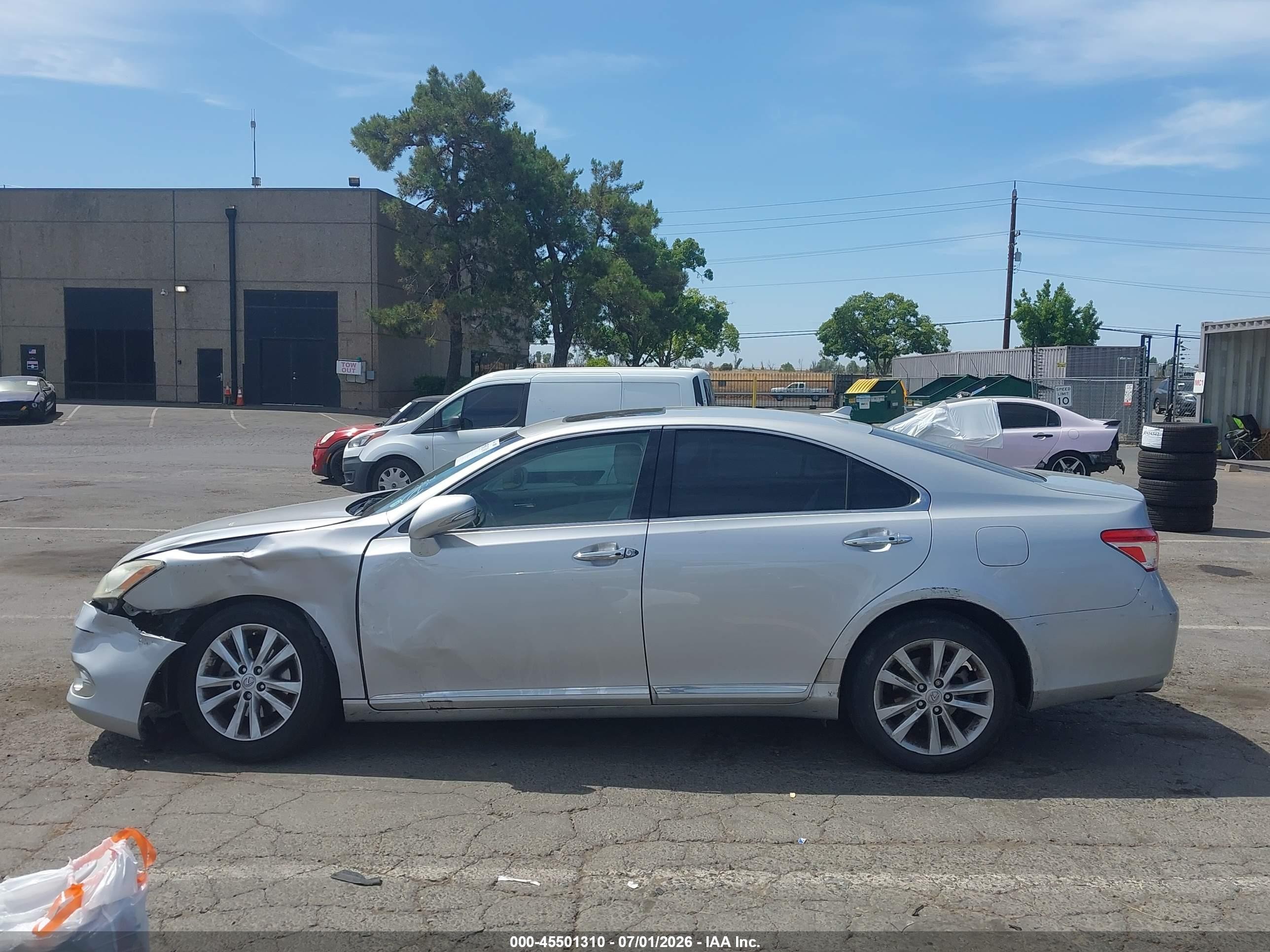 2010 Lexus Es 350   Silver vin: JTHBK1EG7A2392669