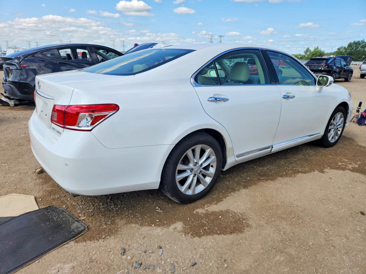 2011 Lexus Es 350 White vin: JTHBK1EG7B2423131