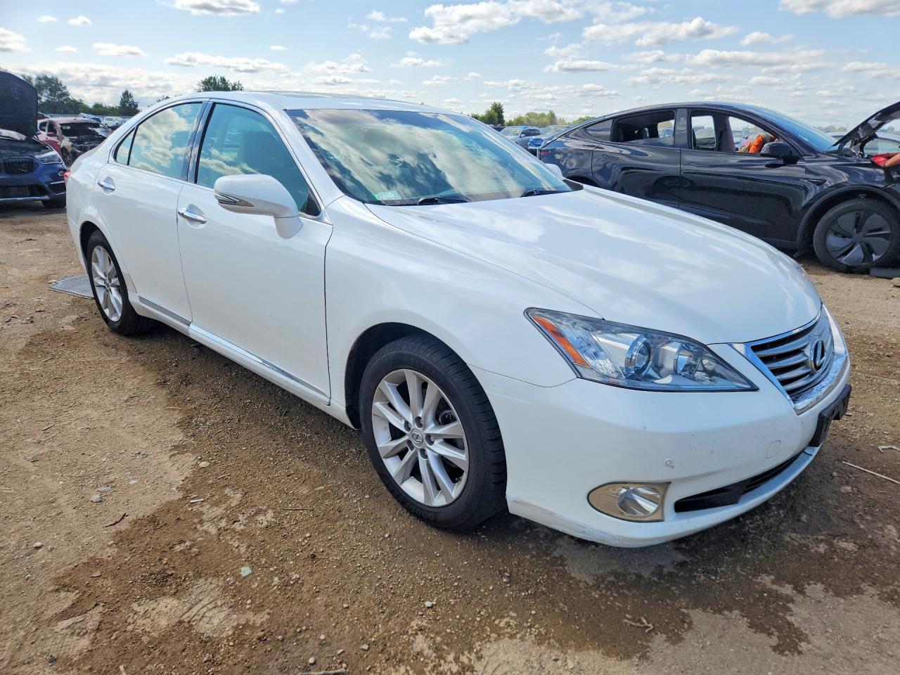 2011 Lexus Es 350 White vin: JTHBK1EG7B2423131