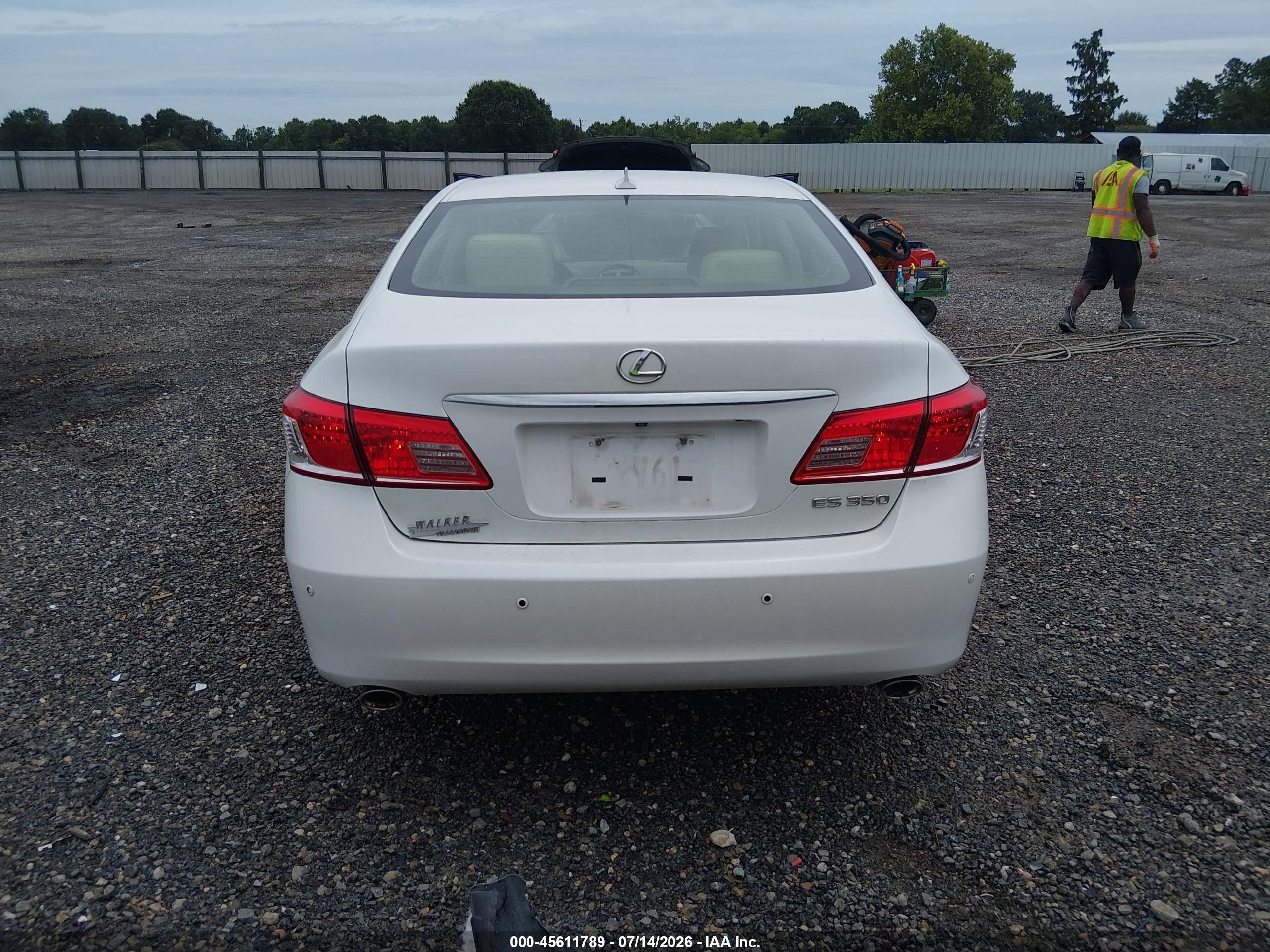 2011 Lexus Es 350   White vin: JTHBK1EG7B2431181