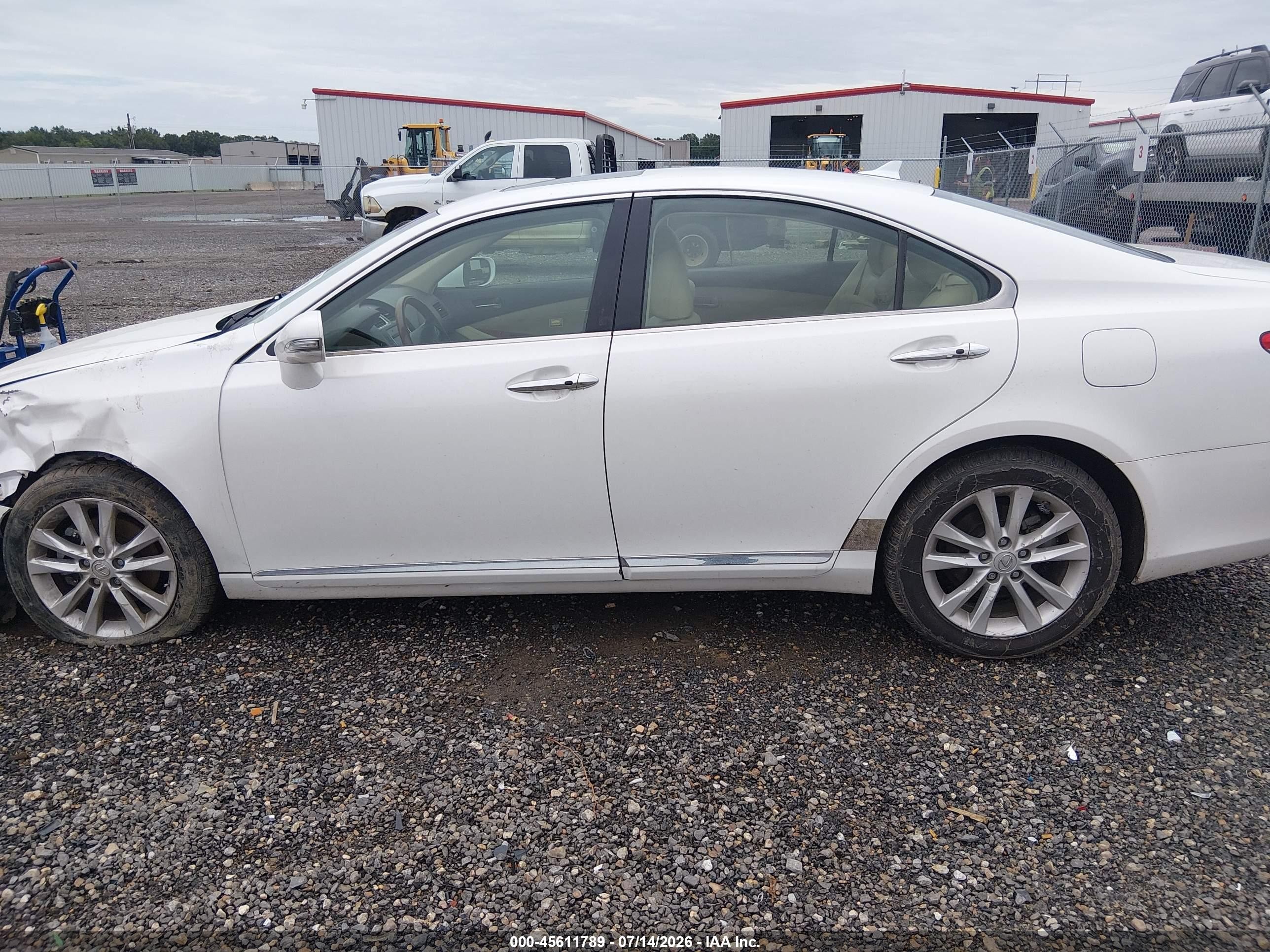 2011 Lexus Es 350   White vin: JTHBK1EG7B2431181