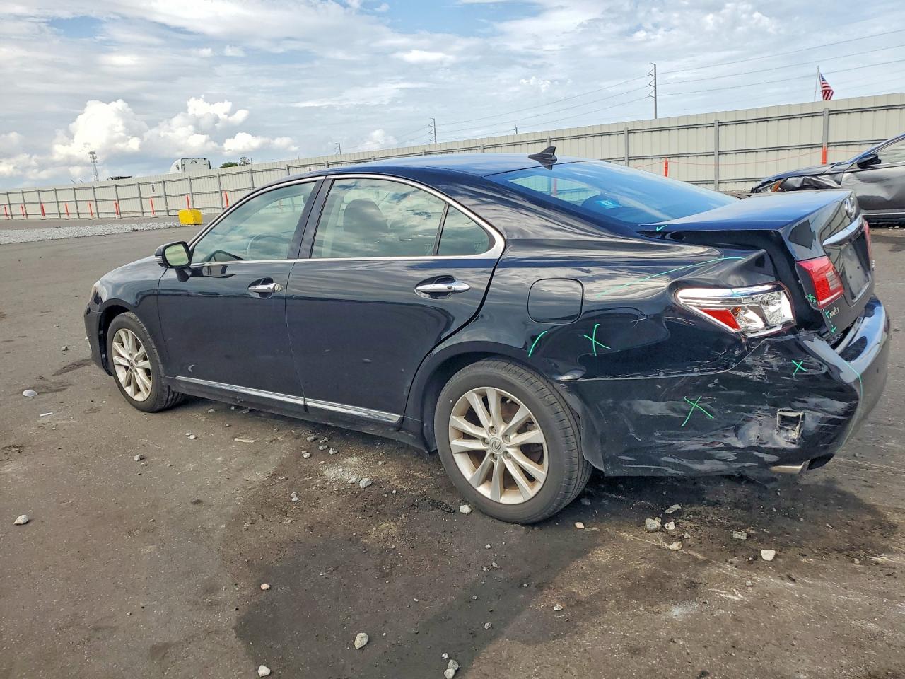 2011 Lexus Es 350 Black vin: JTHBK1EG7B2449695
