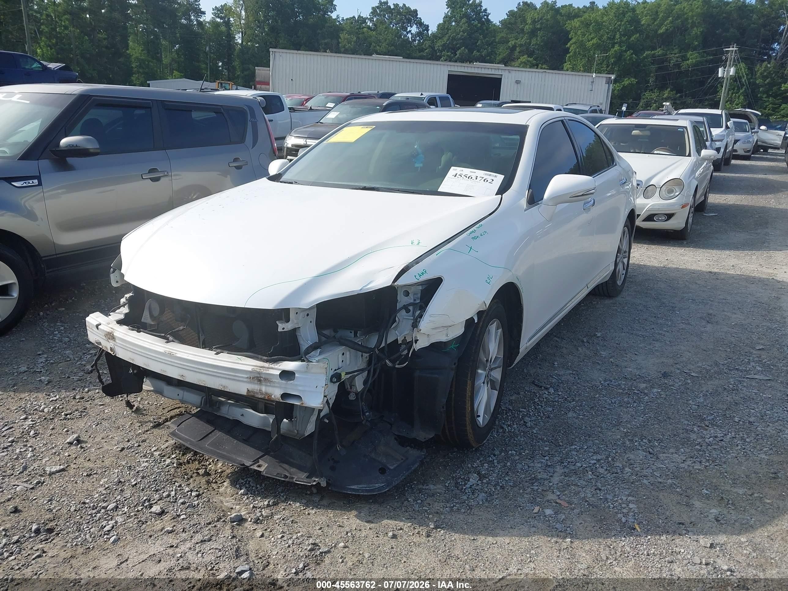 2011 Lexus Es 350   White vin: JTHBK1EG7B2452497