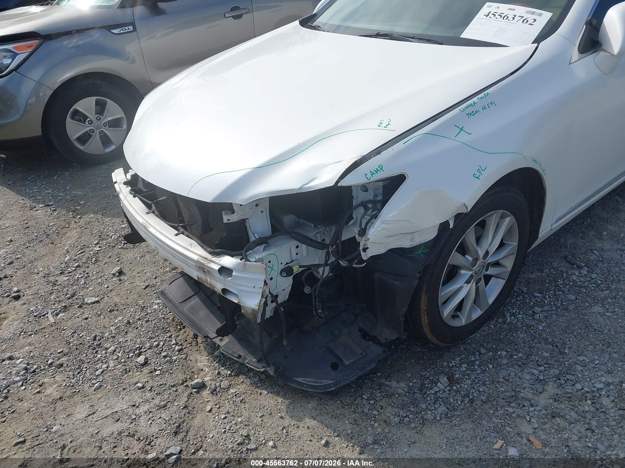 2011 Lexus Es 350   White vin: JTHBK1EG7B2452497