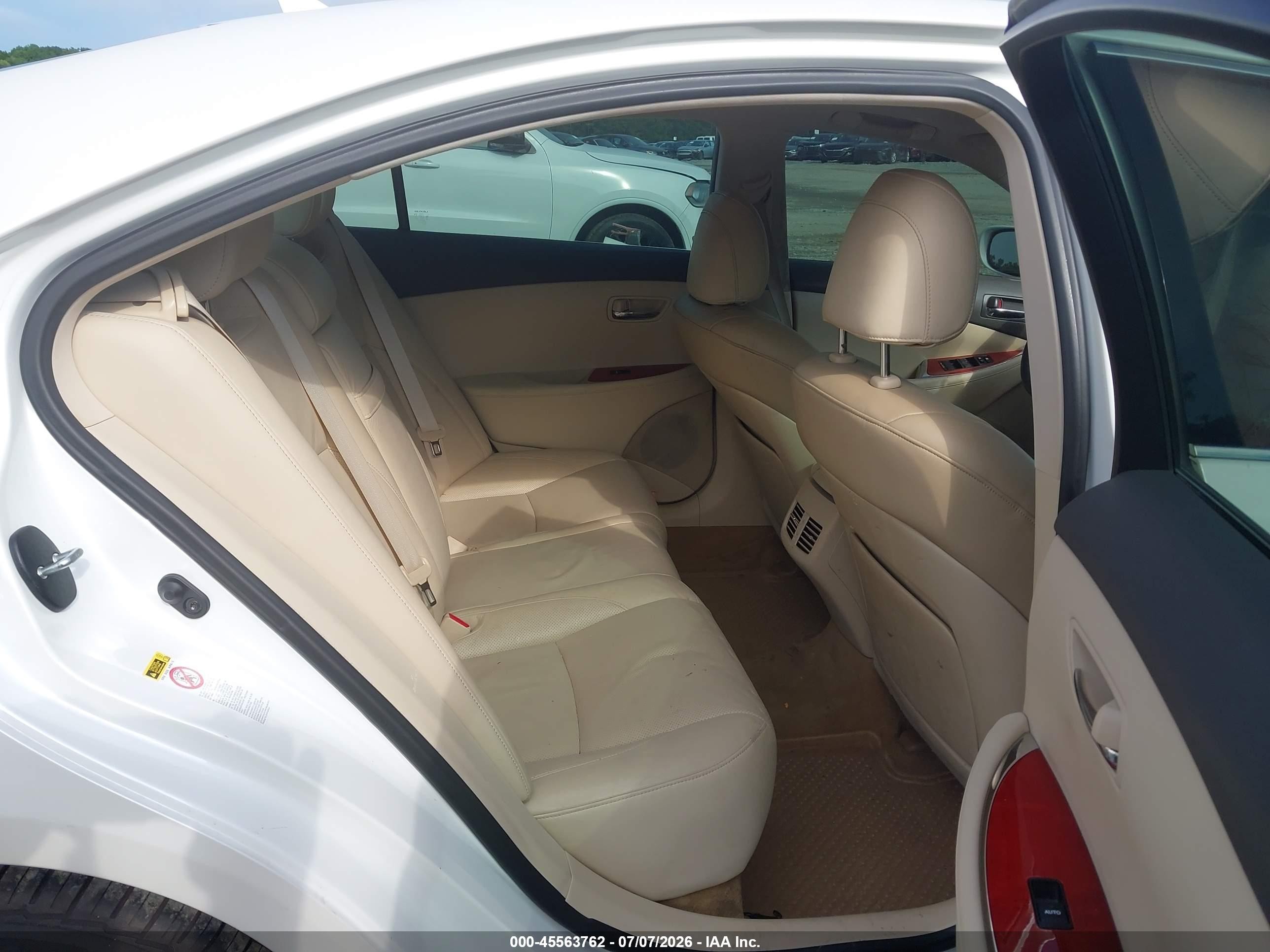 2011 Lexus Es 350   White vin: JTHBK1EG7B2452497