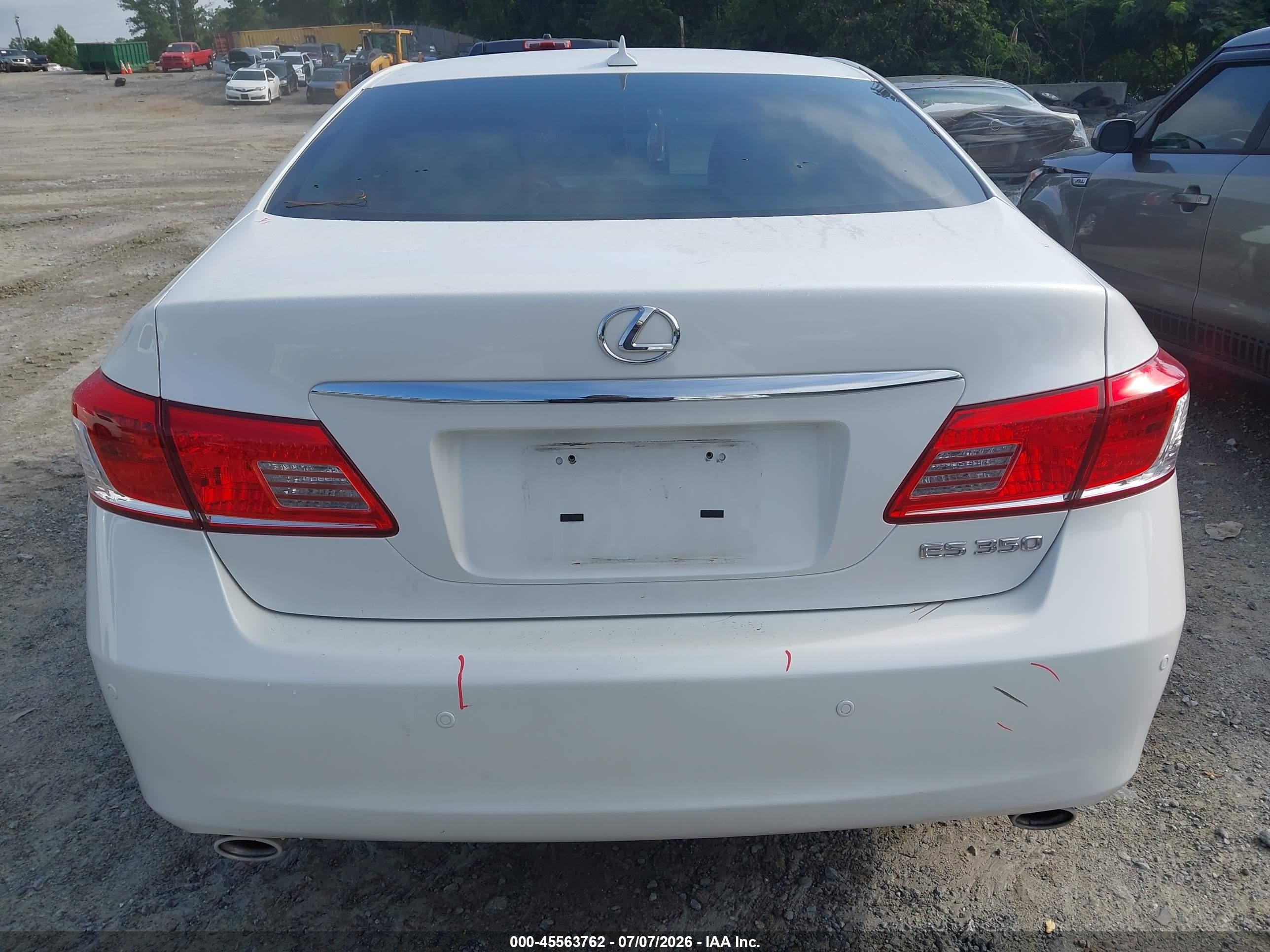2011 Lexus Es 350   White vin: JTHBK1EG7B2452497