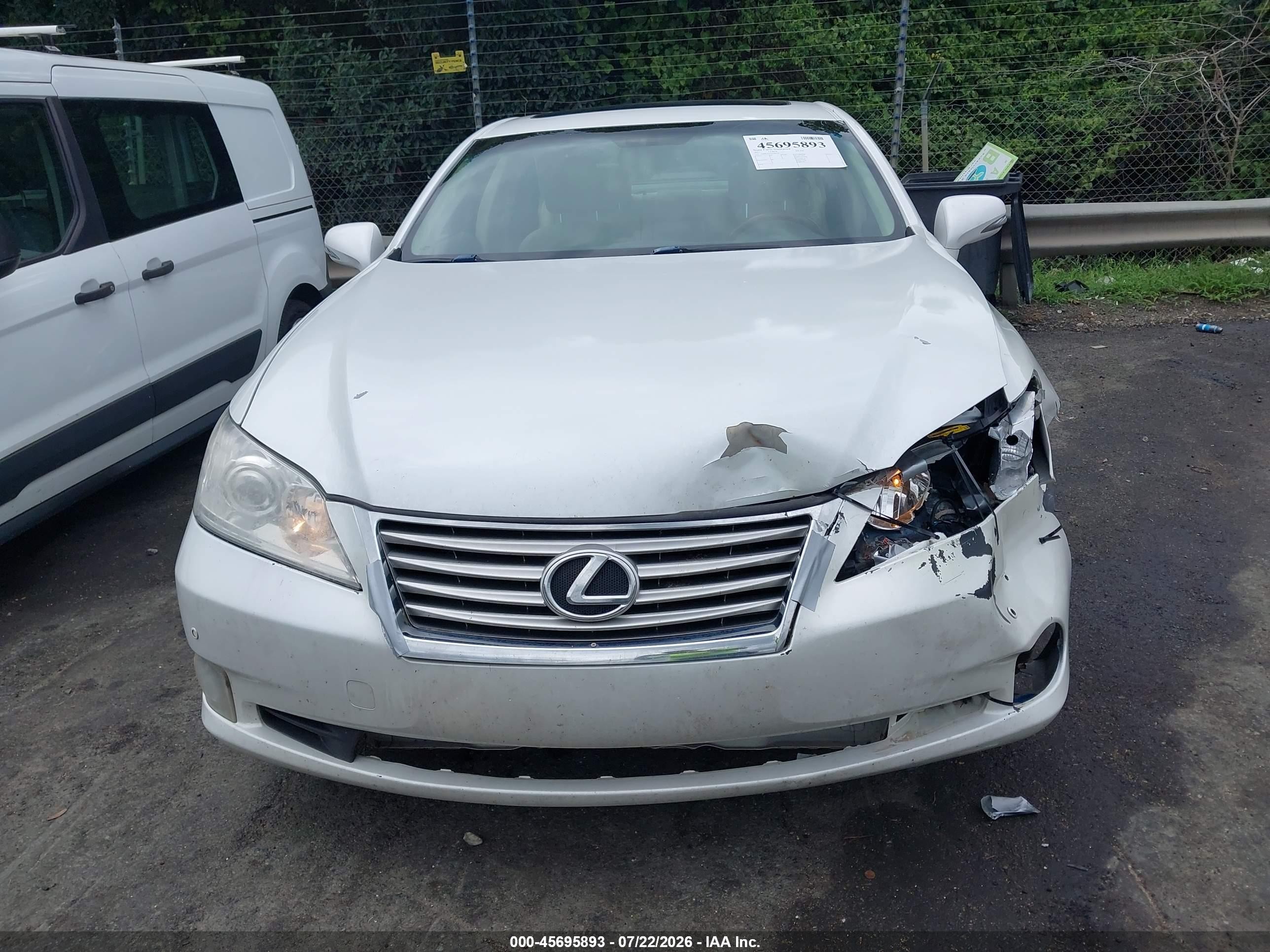 2011 Lexus Es 350   White vin: JTHBK1EG7B2469140