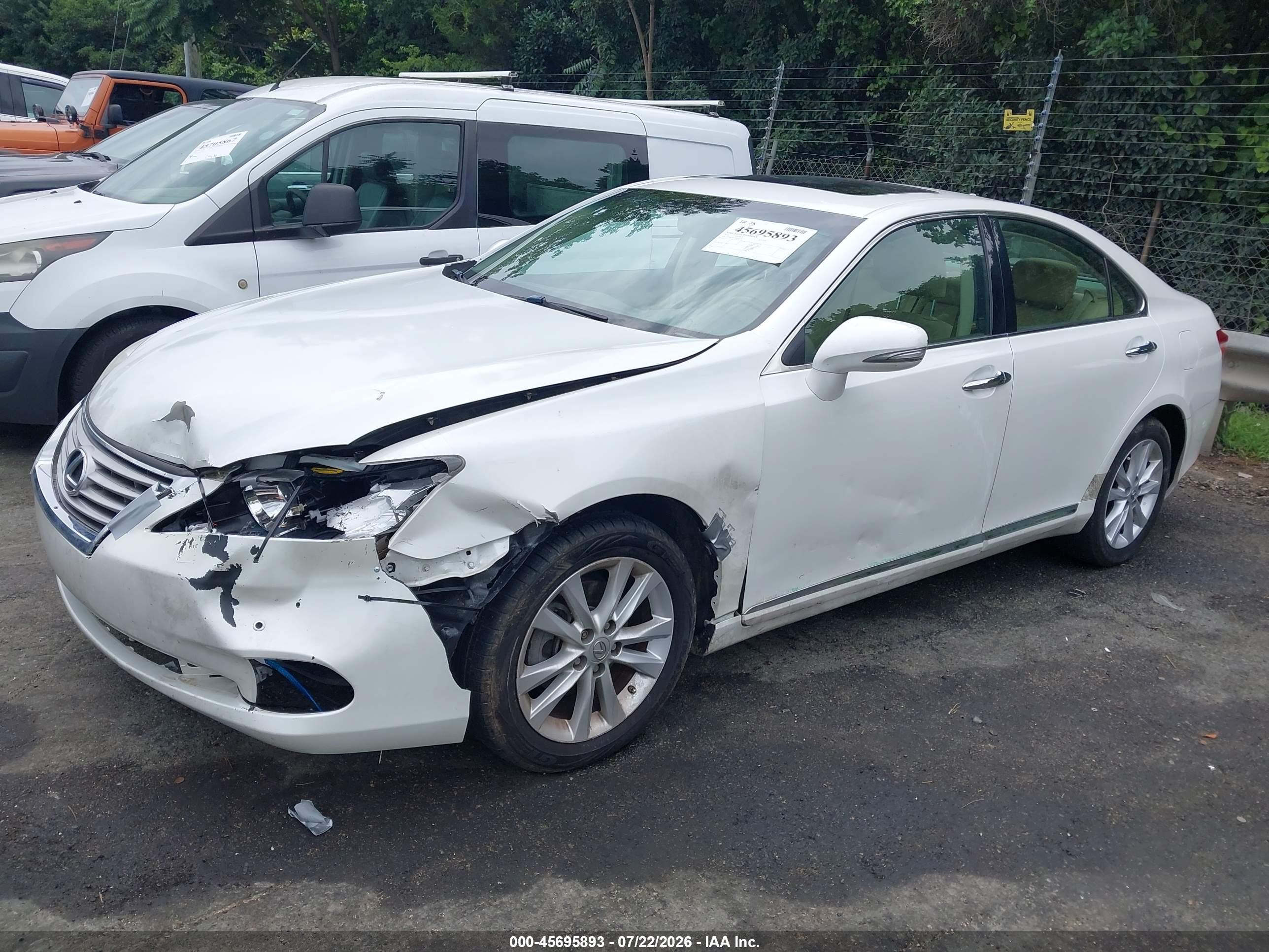 2011 Lexus Es 350   White vin: JTHBK1EG7B2469140