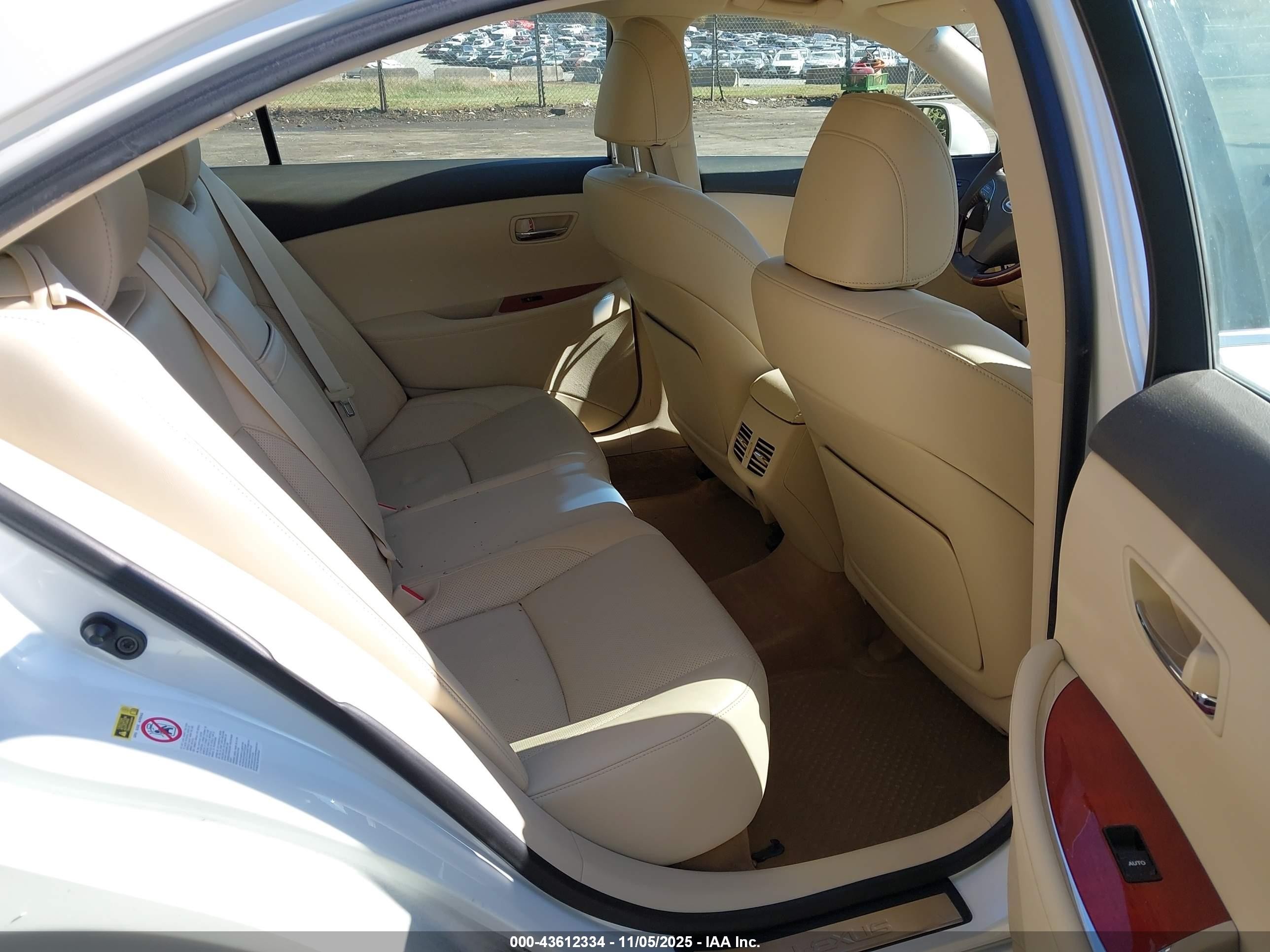 2012 Lexus Es 350   White vin: JTHBK1EG7C2492581