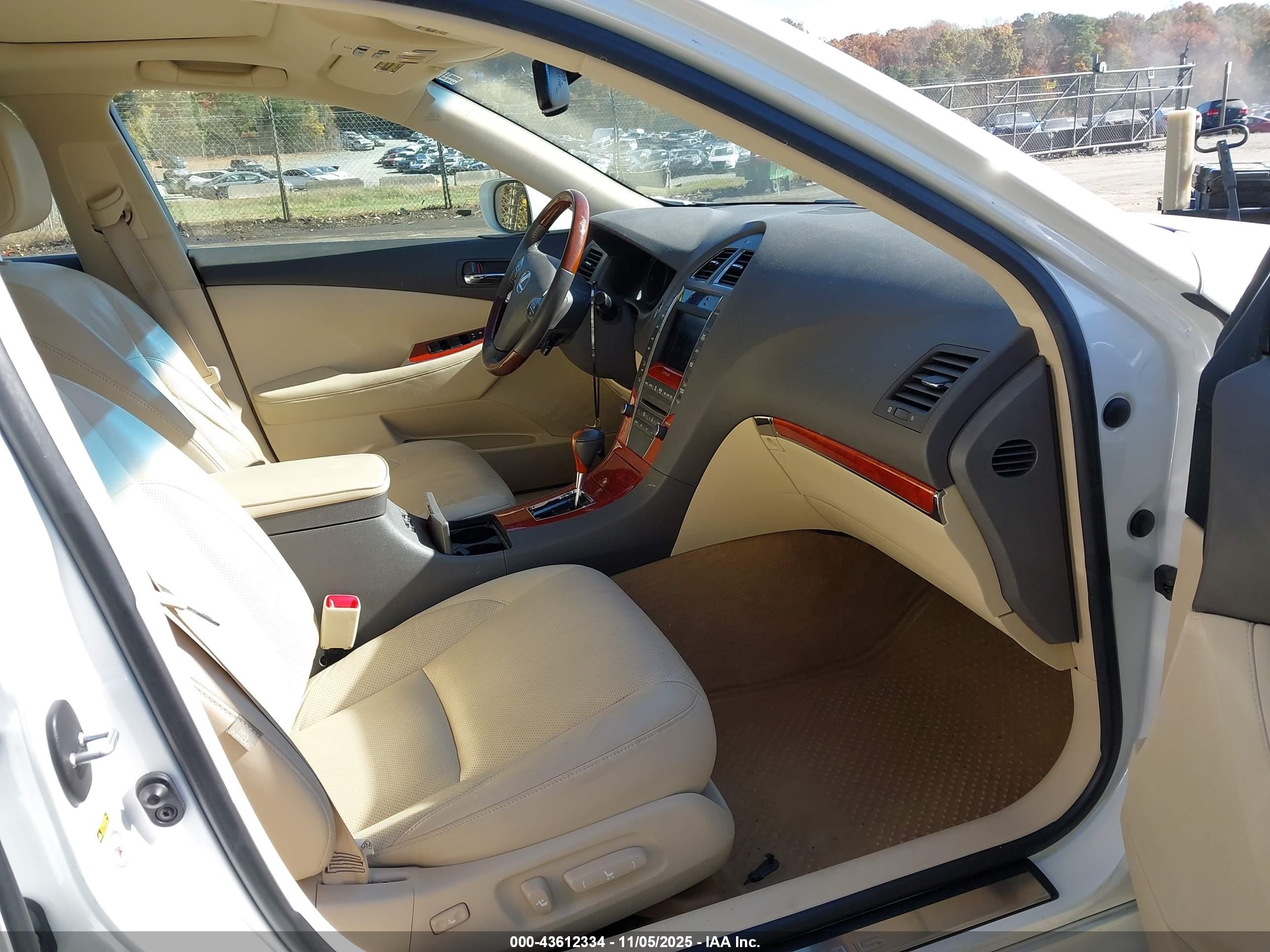 2012 Lexus Es 350   White vin: JTHBK1EG7C2492581
