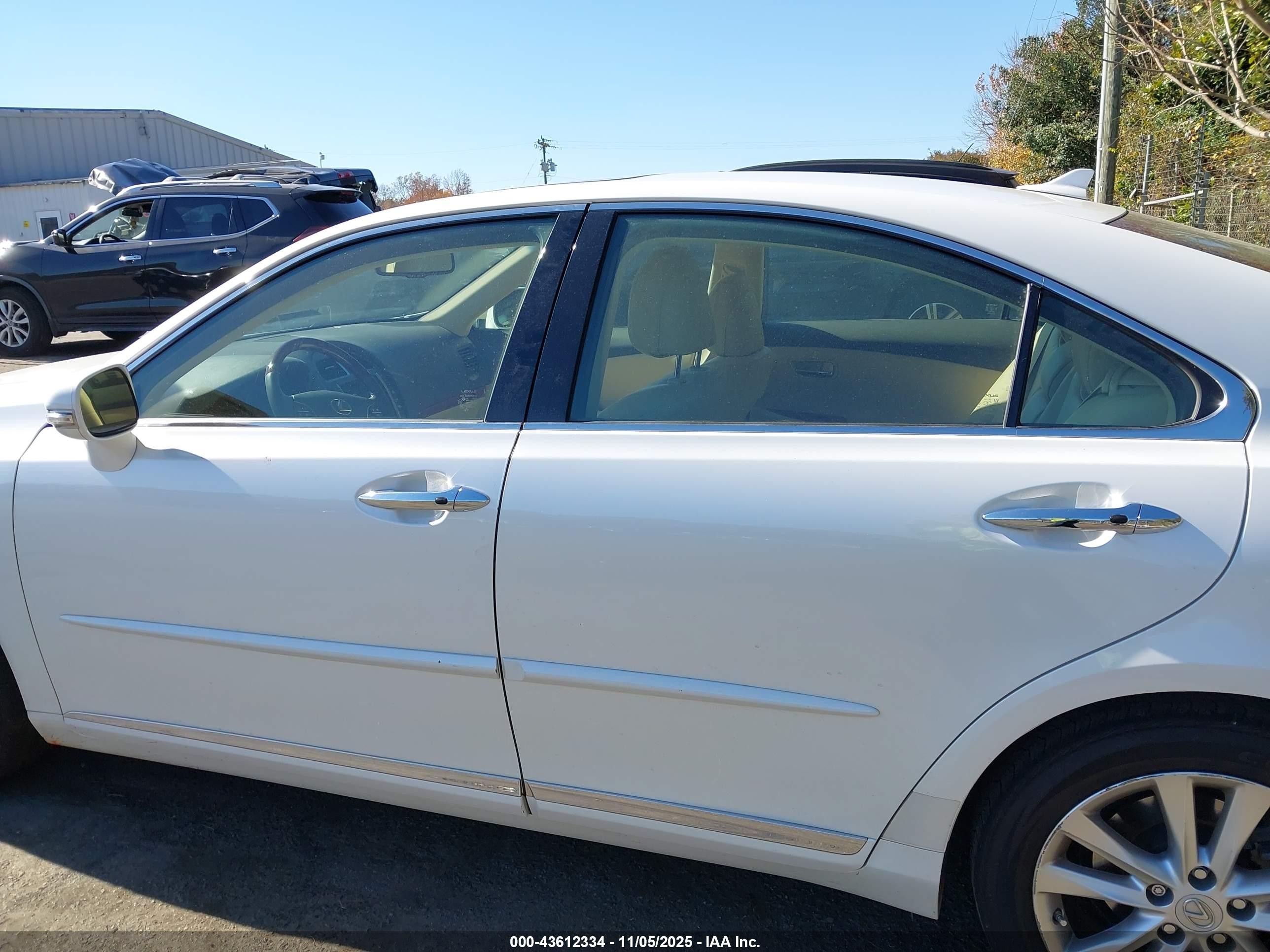 2012 Lexus Es 350   White vin: JTHBK1EG7C2492581