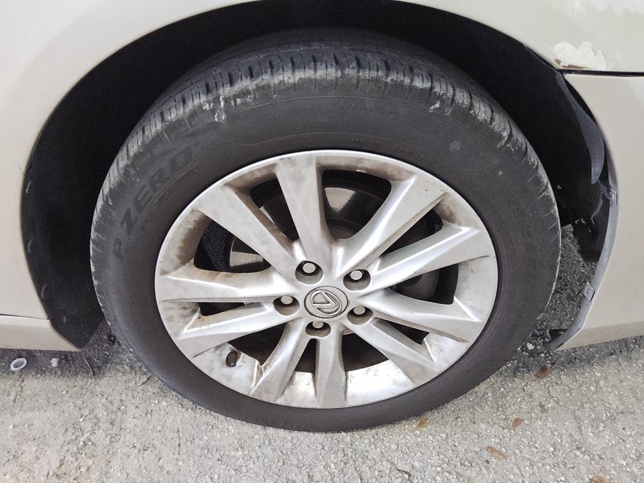 2012 Lexus Es 350 Gold vin: JTHBK1EG7C2505149 Damage: Right Front Tire, Worn, Replacement Required