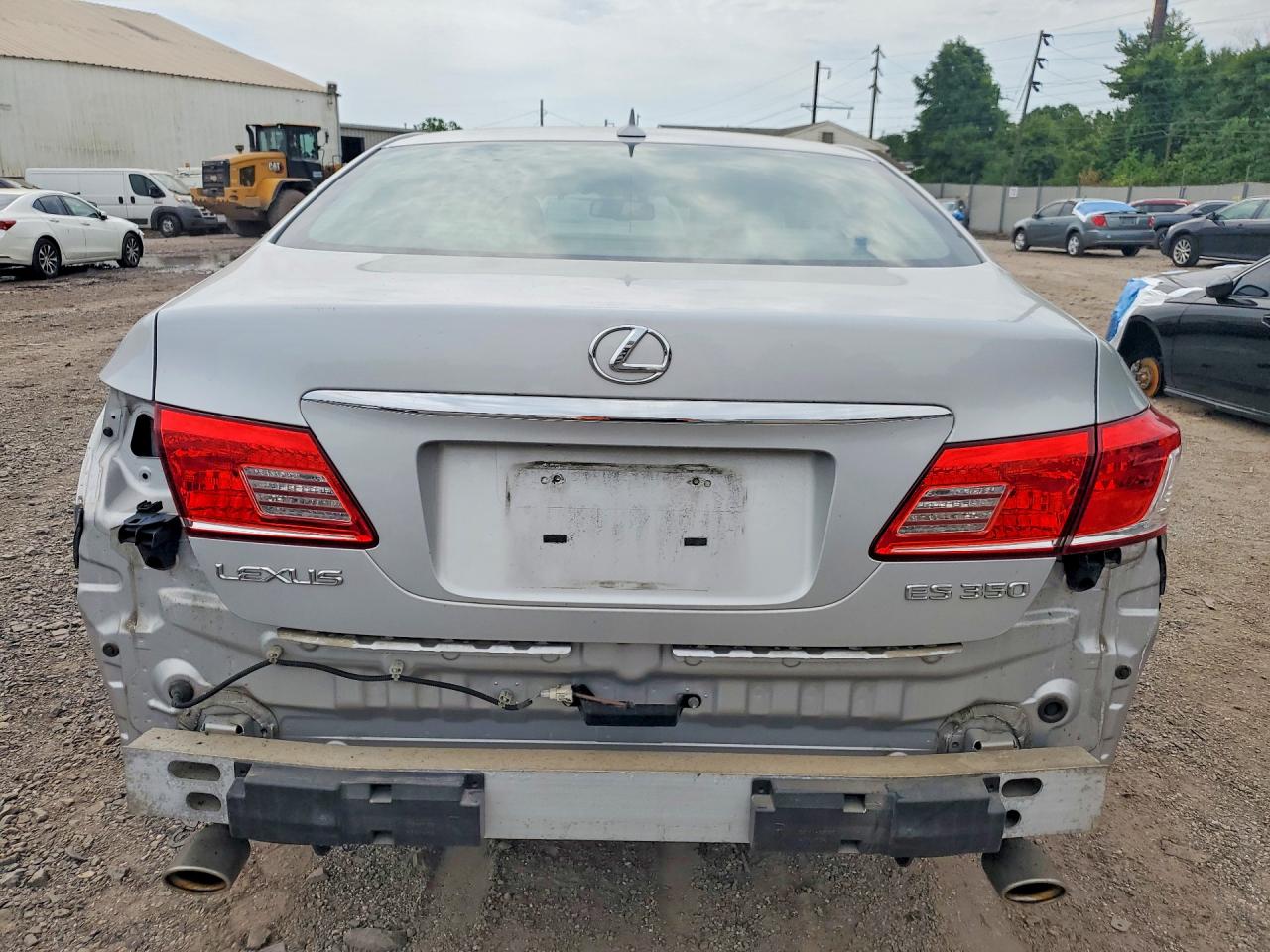 2010 Lexus Es 350 Silver vin: JTHBK1EG8A2379817