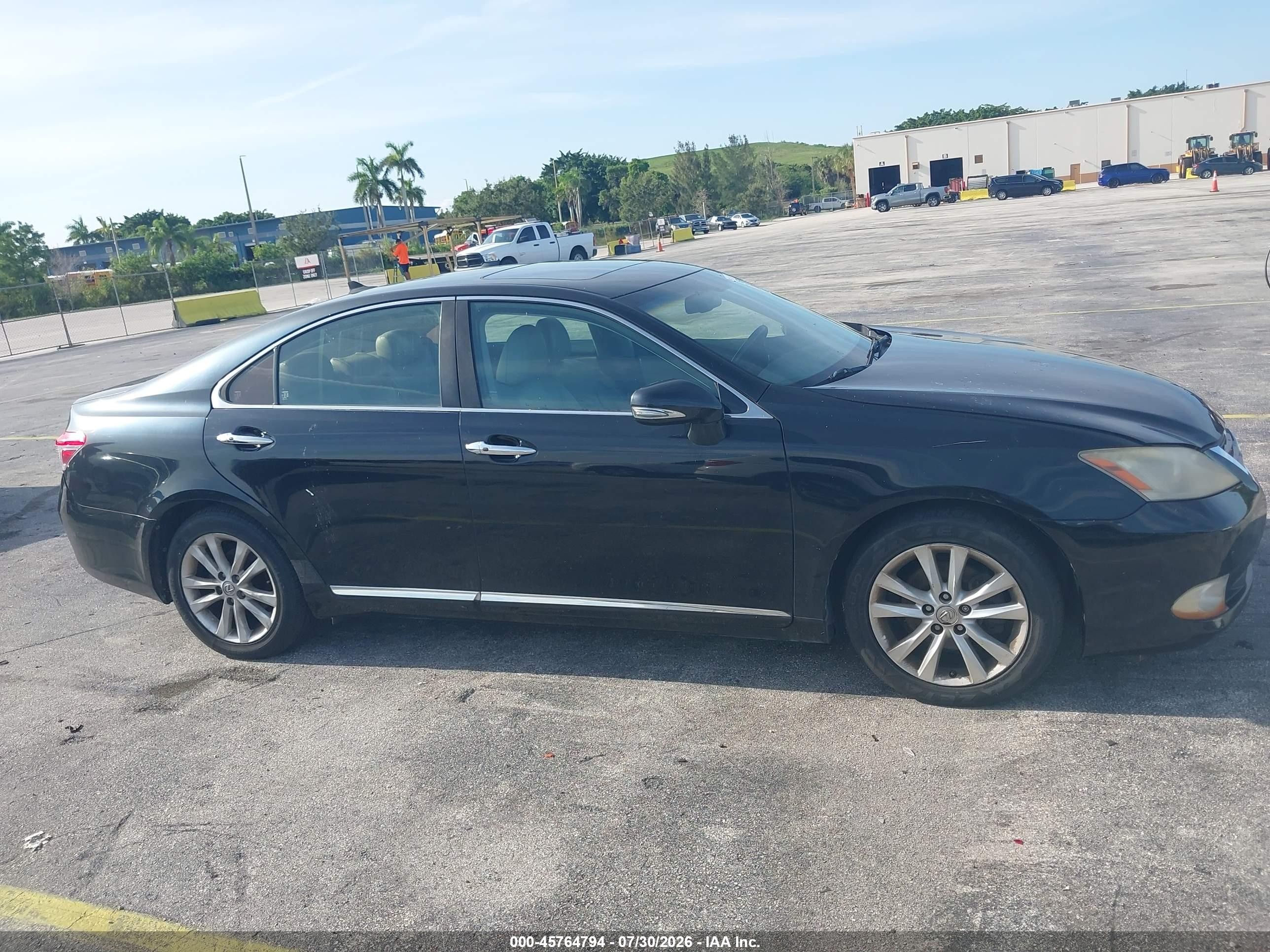 2010 Lexus Es 350   Black vin: JTHBK1EG8A2402822