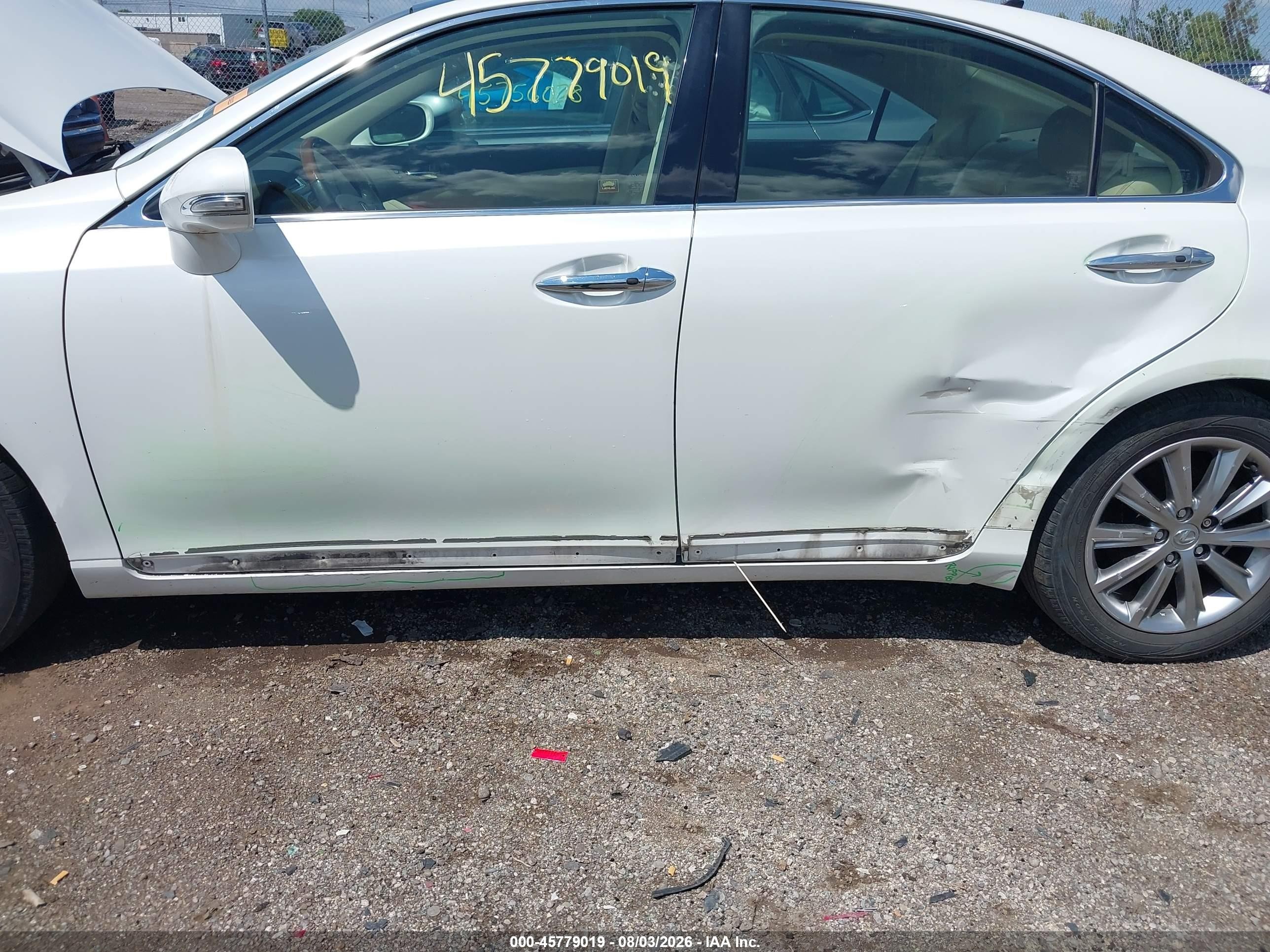 2010 Lexus Es 350   White vin: JTHBK1EG8A2404053