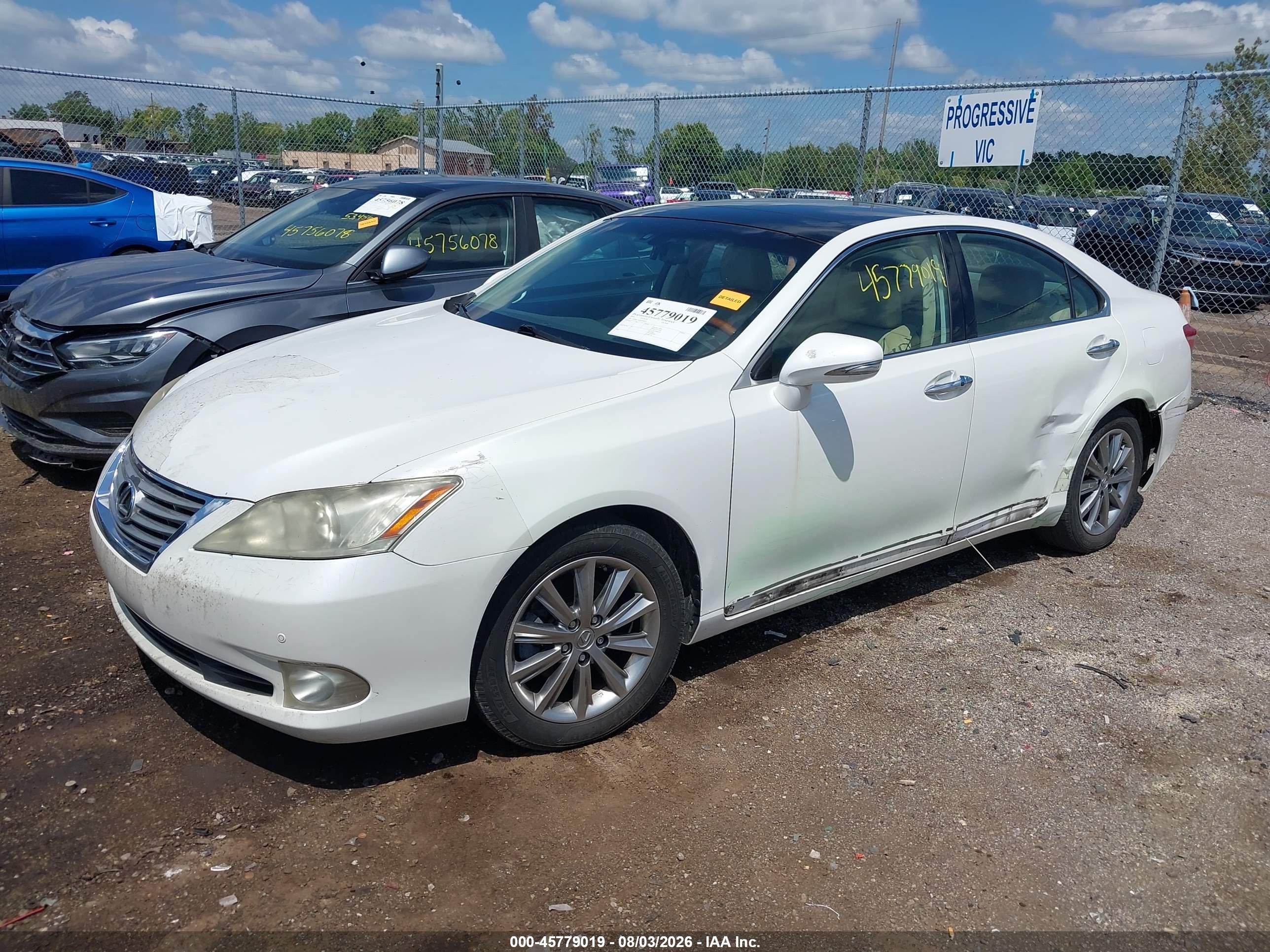 2010 Lexus Es 350   White vin: JTHBK1EG8A2404053