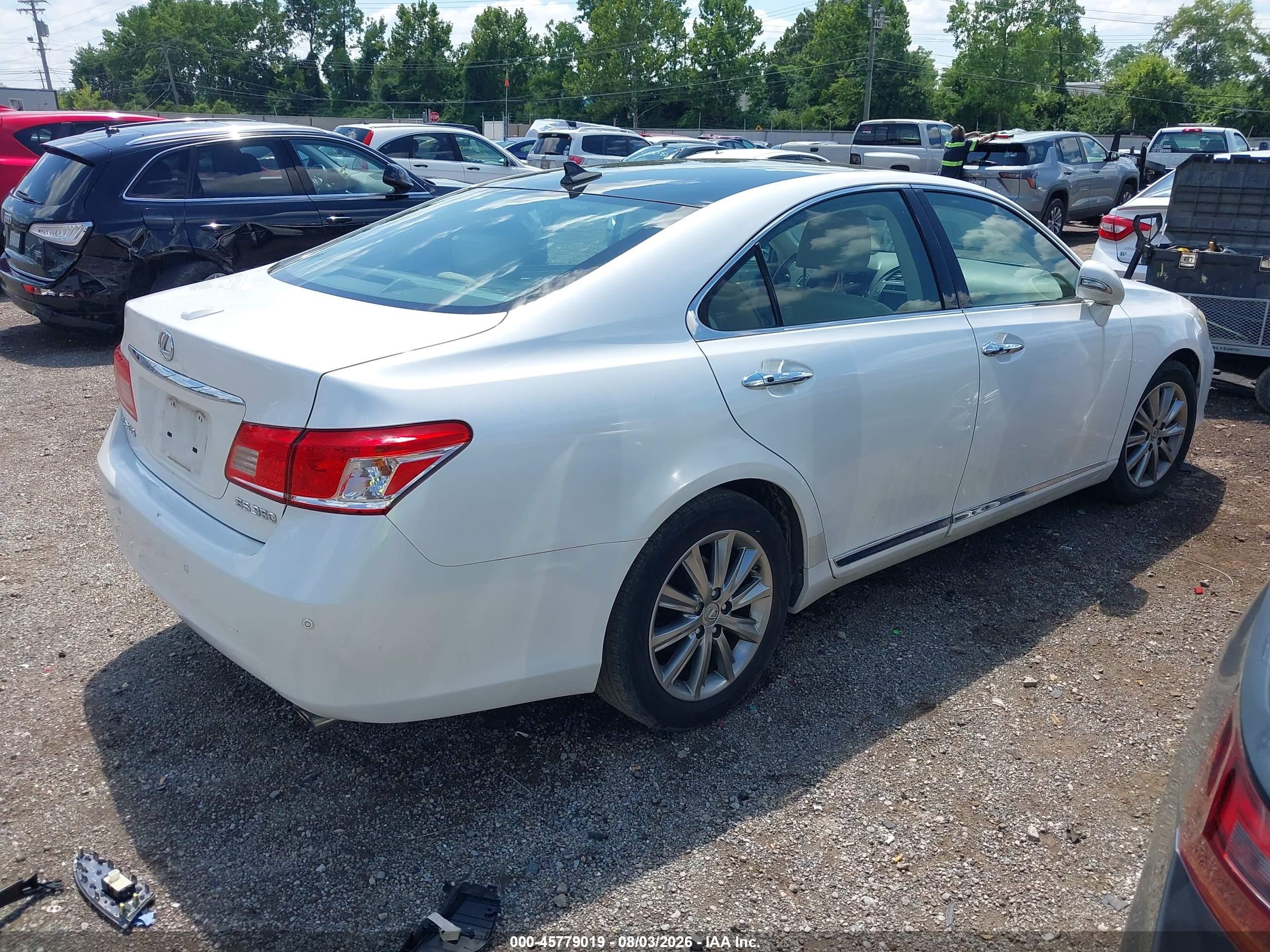 2010 Lexus Es 350   White vin: JTHBK1EG8A2404053