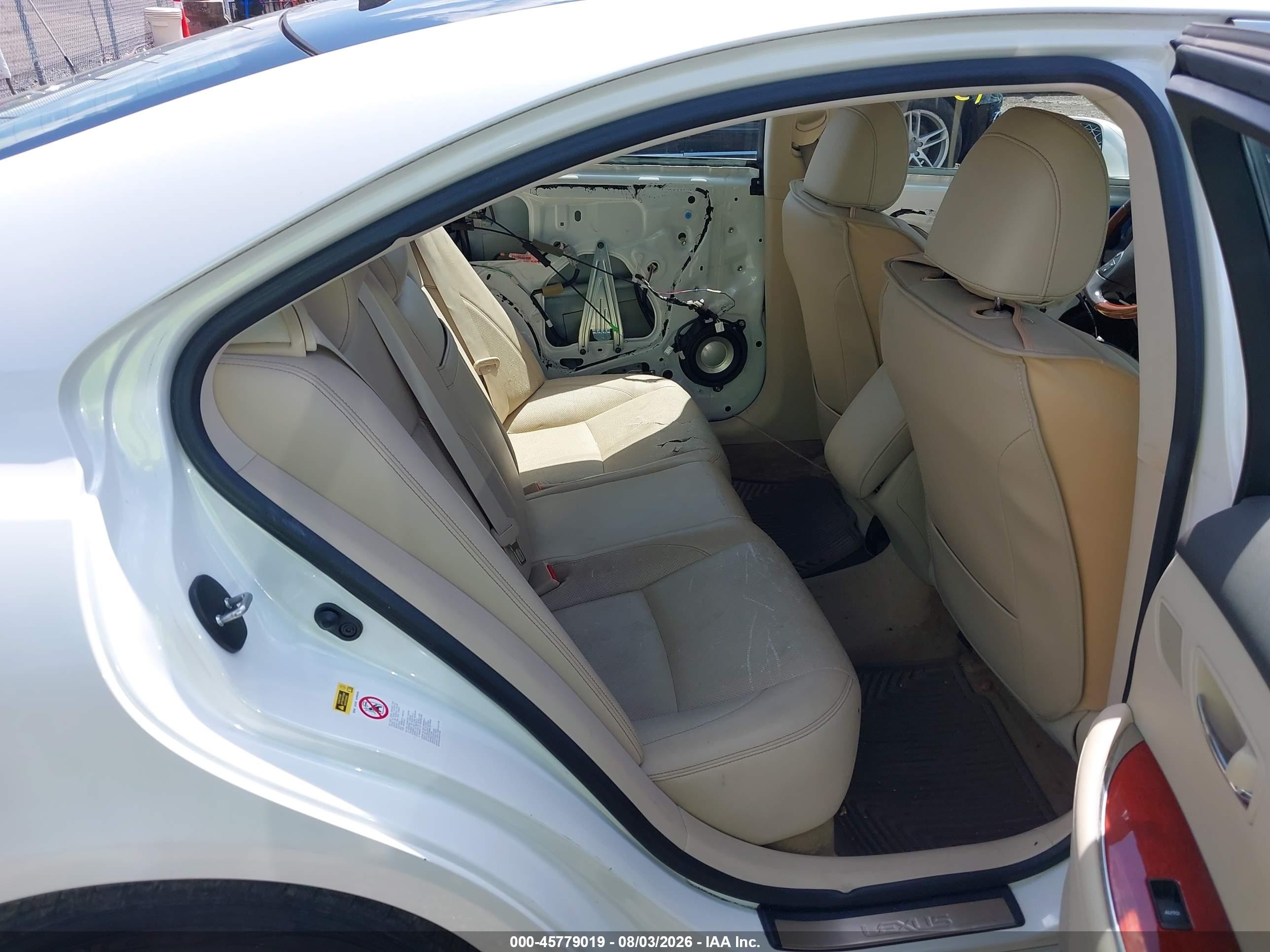 2010 Lexus Es 350   White vin: JTHBK1EG8A2404053