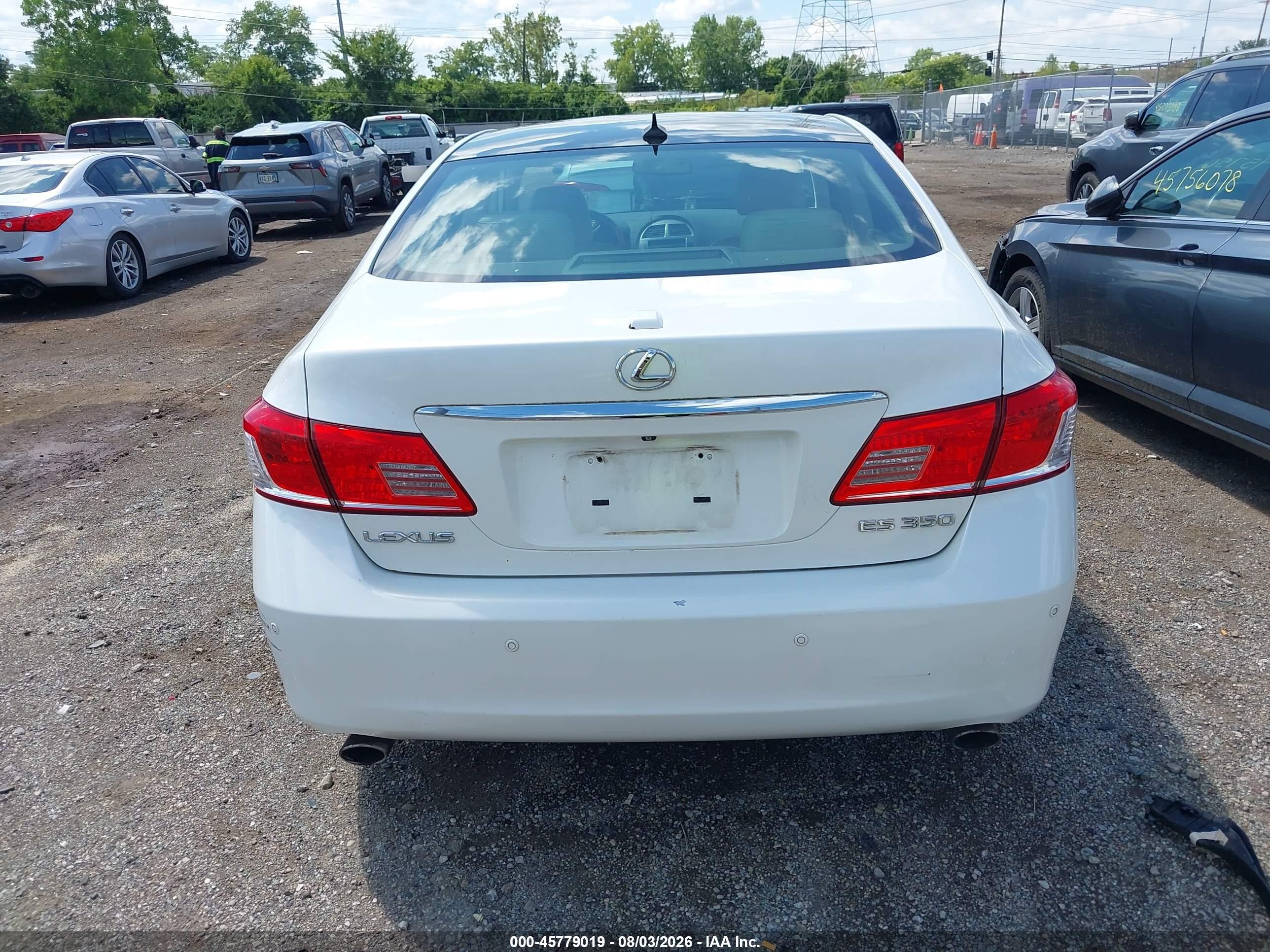 2010 Lexus Es 350   White vin: JTHBK1EG8A2404053