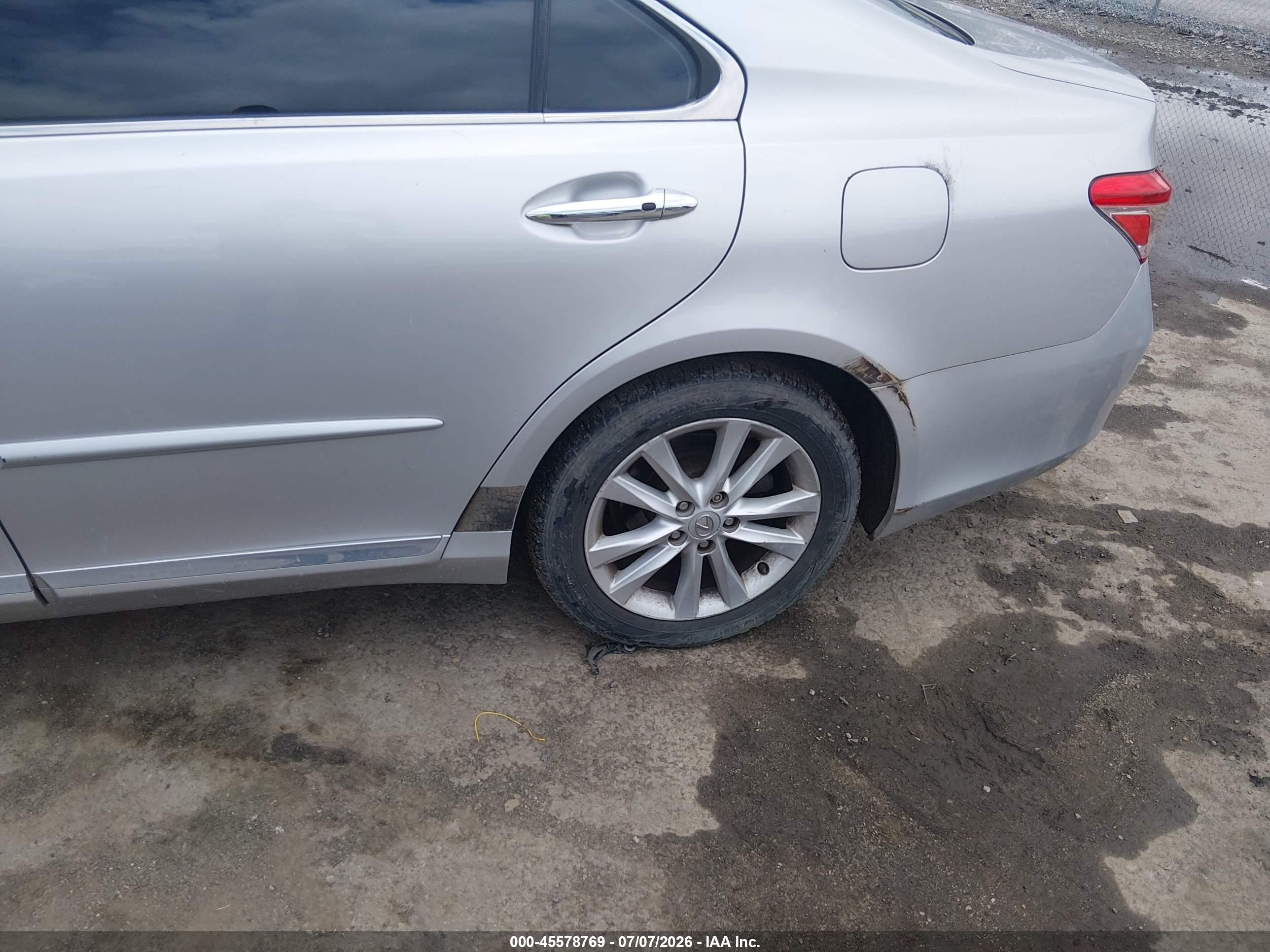 2010 Lexus Es 350   Silver vin: JTHBK1EG8A2408667