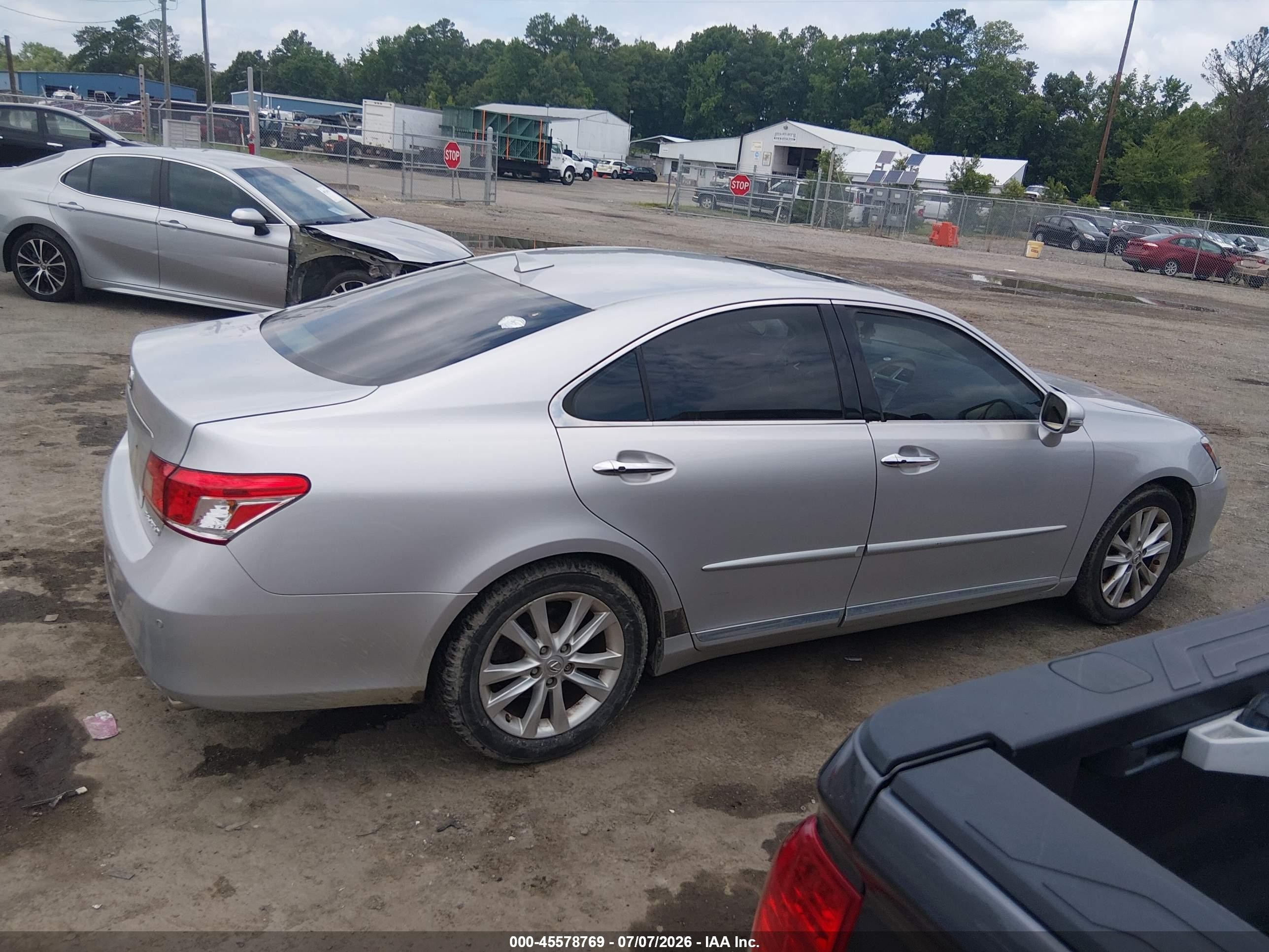 2010 Lexus Es 350   Silver vin: JTHBK1EG8A2408667