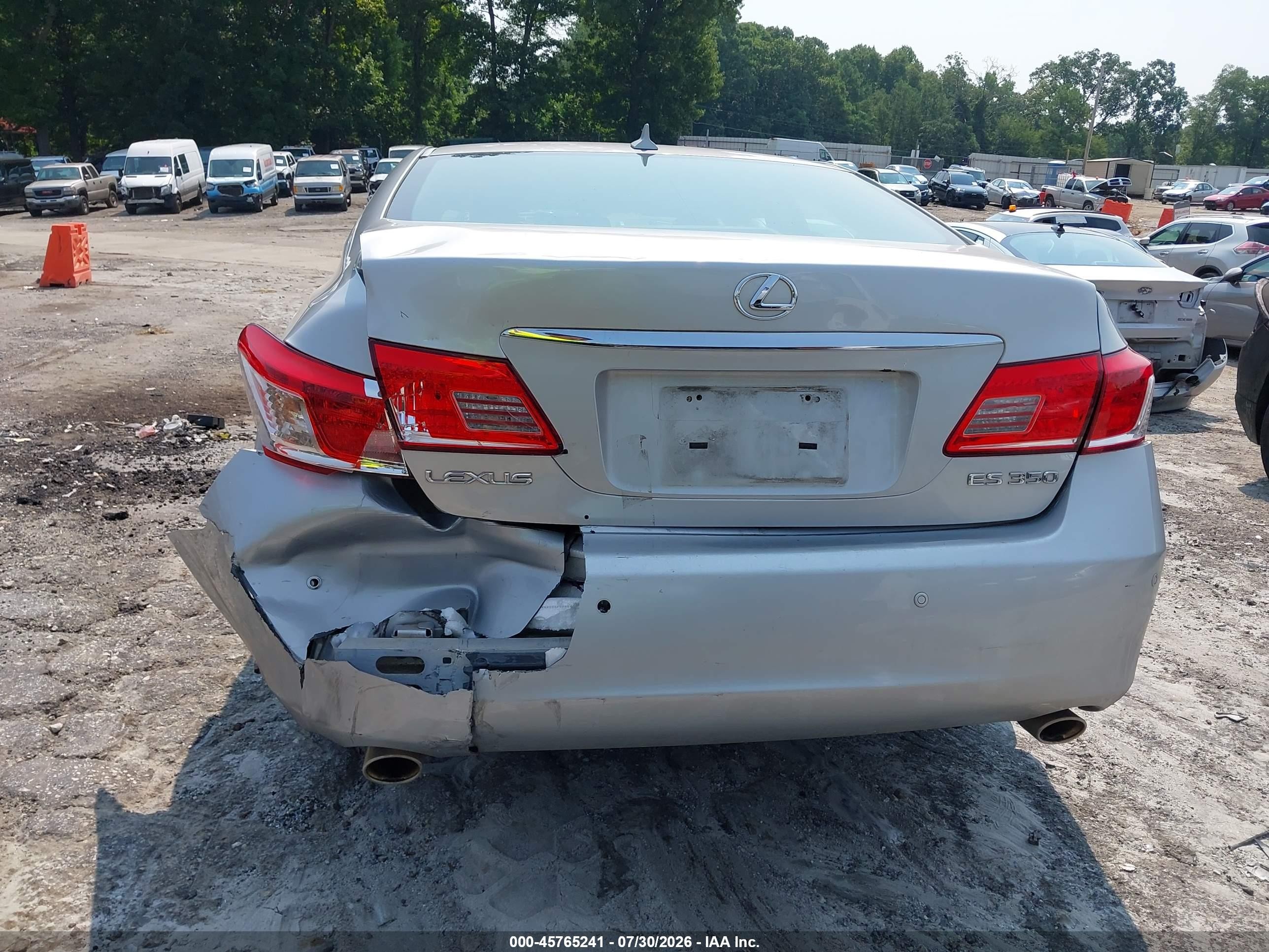 2010 Lexus Es 350   Silver vin: JTHBK1EG8A2413576