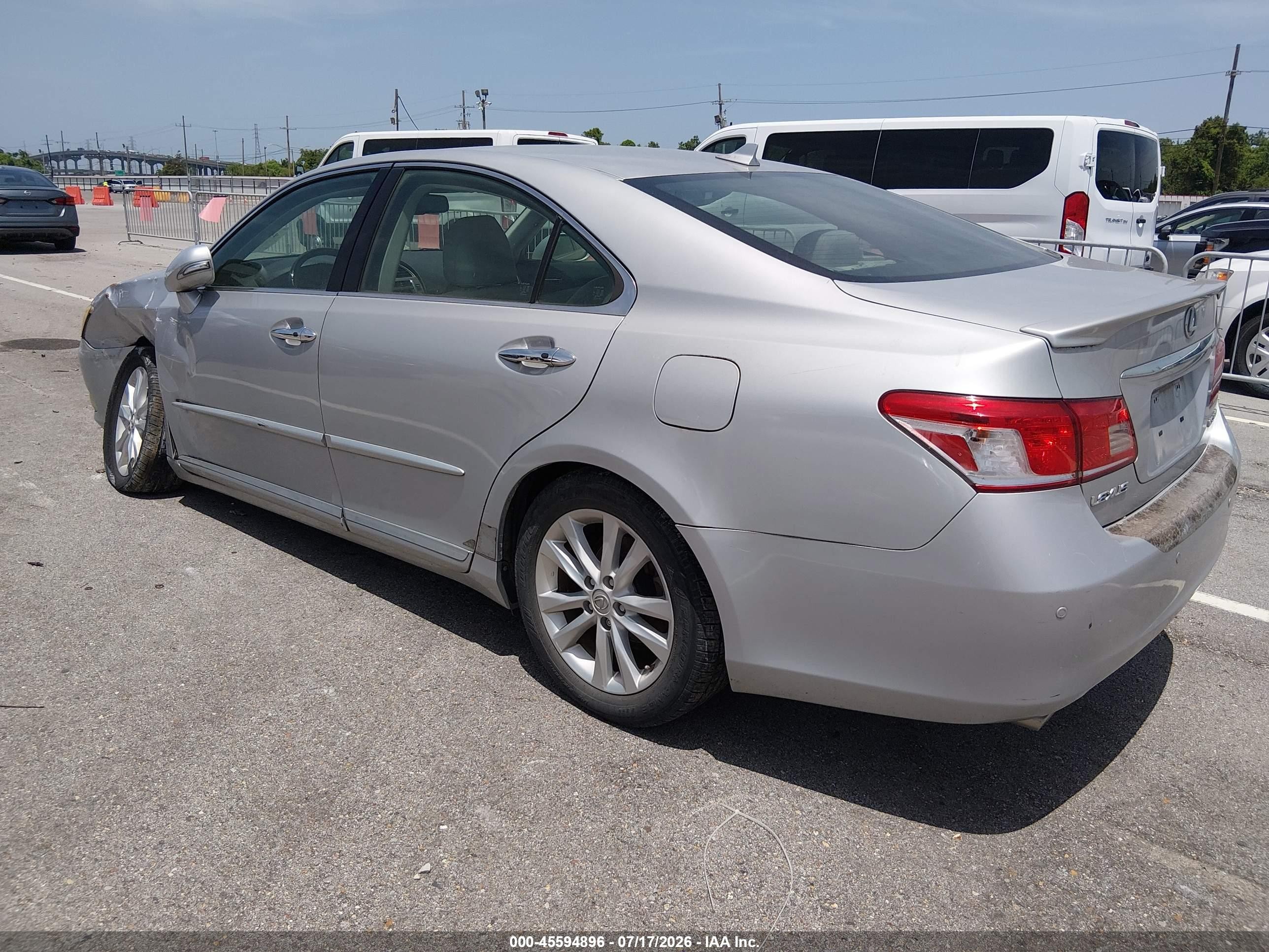2011 Lexus Es 350   Silver vin: JTHBK1EG8B2421694