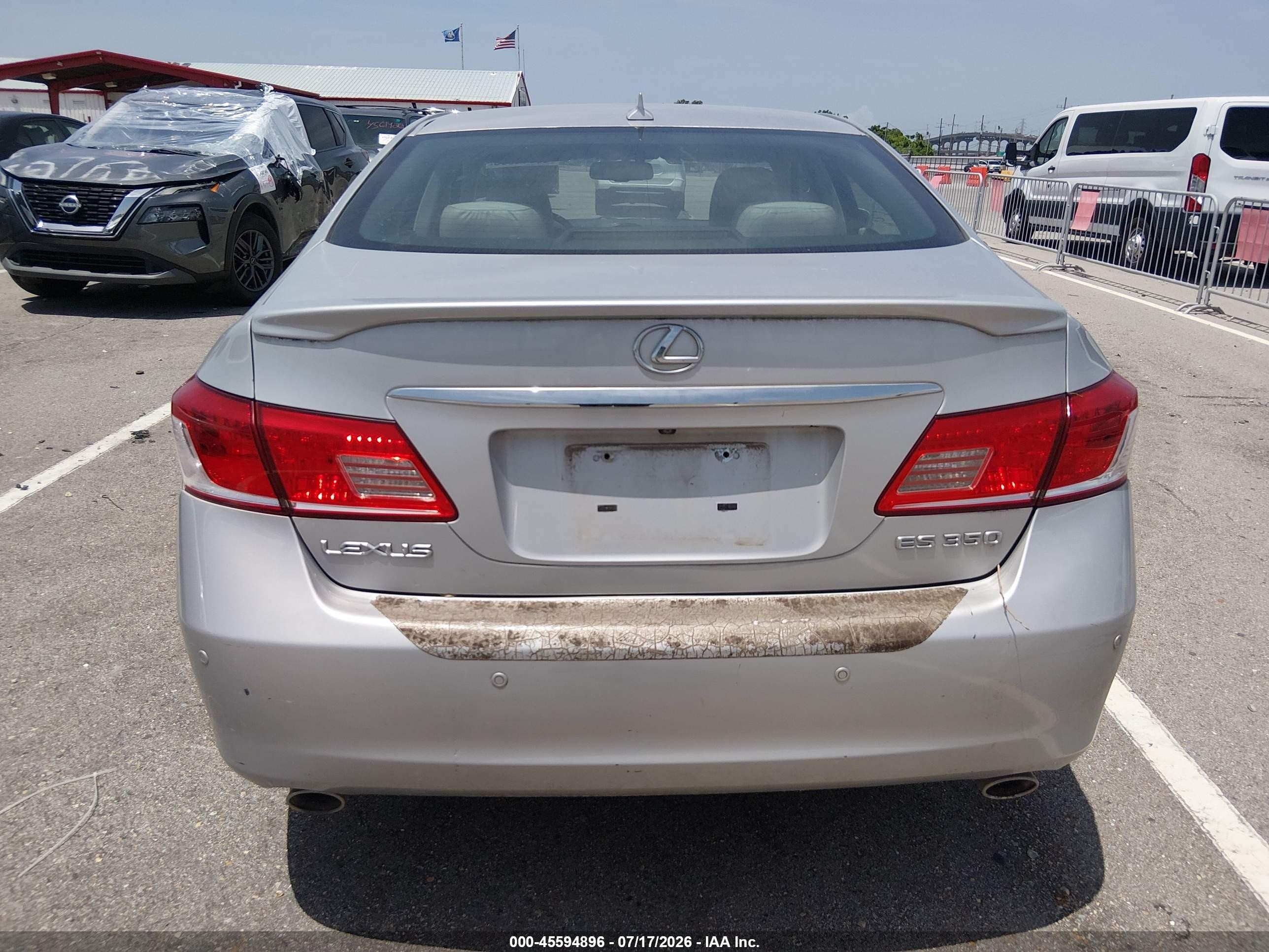2011 Lexus Es 350   Silver vin: JTHBK1EG8B2421694
