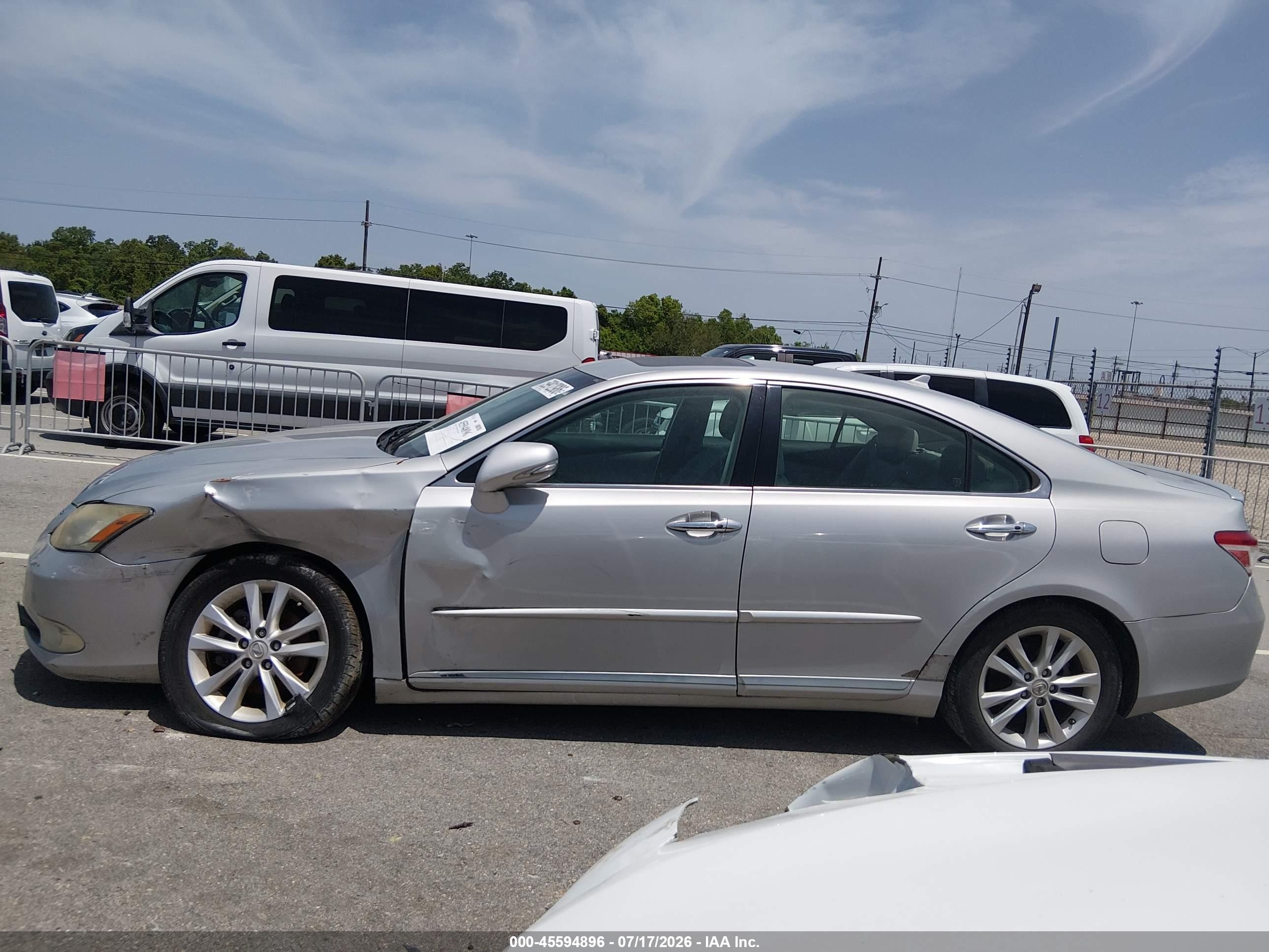 2011 Lexus Es 350   Silver vin: JTHBK1EG8B2421694
