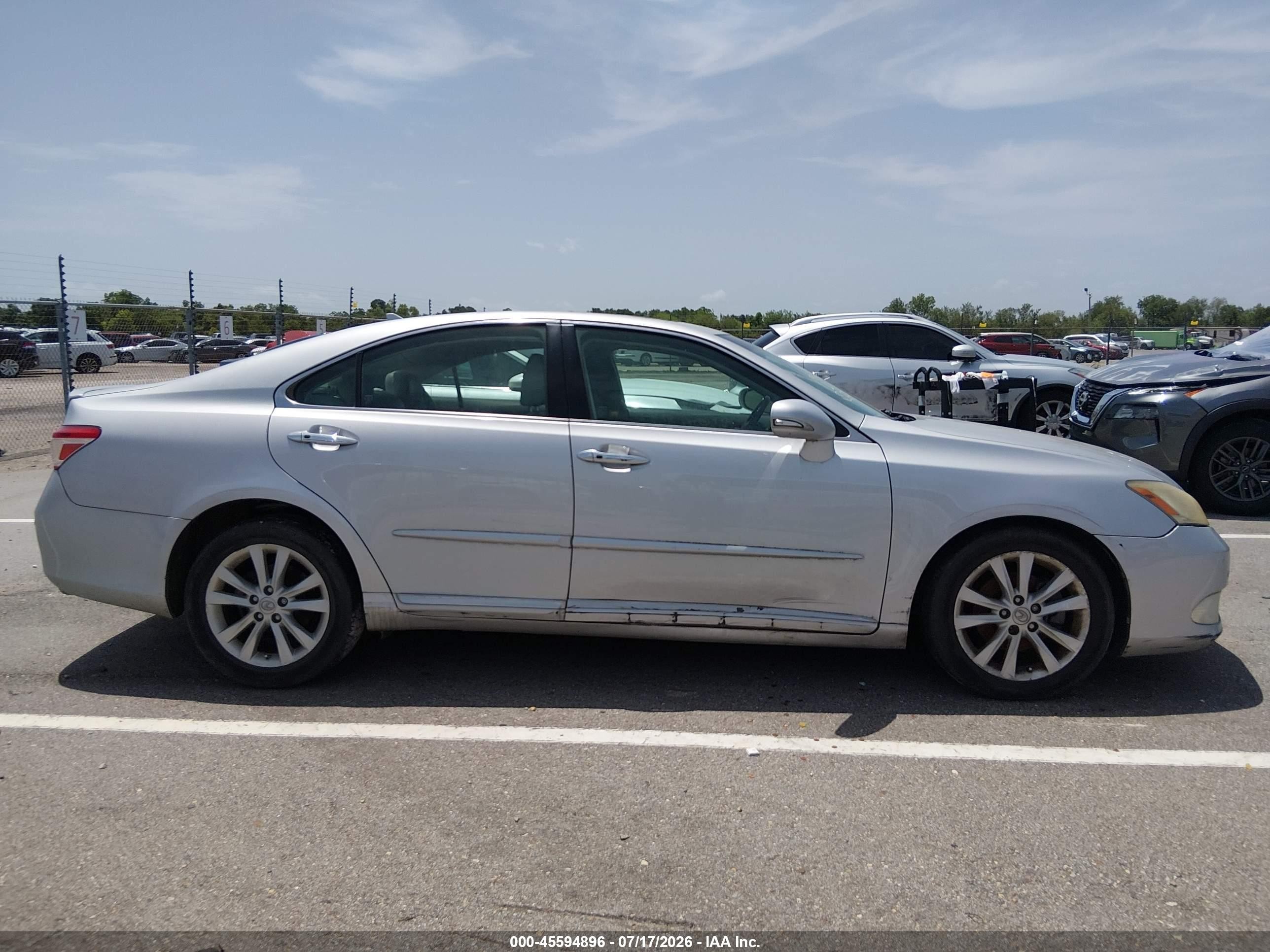 2011 Lexus Es 350   Silver vin: JTHBK1EG8B2421694