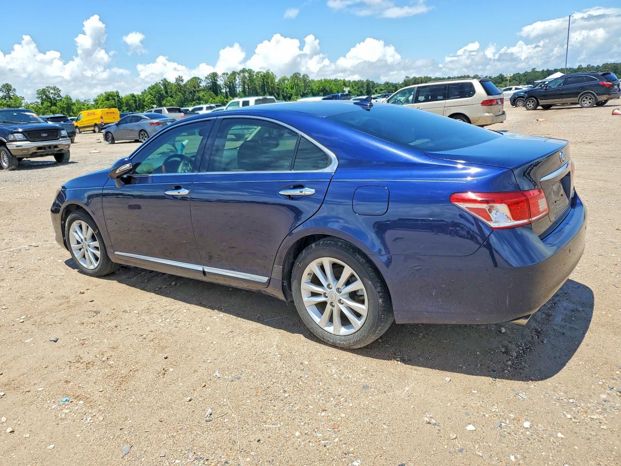 2011 Lexus Es 350 Blue vin: JTHBK1EG8B2434560