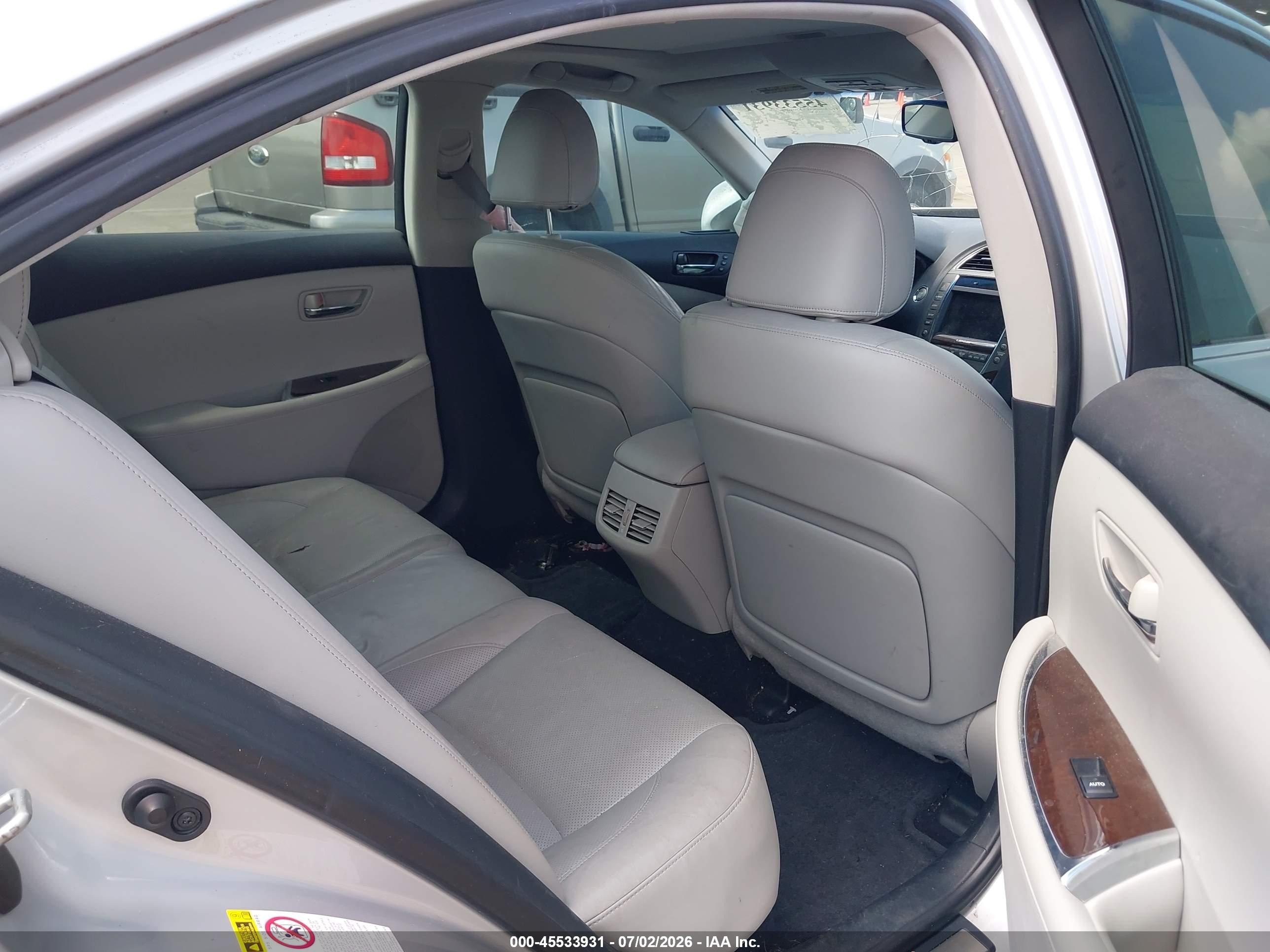 2011 Lexus Es 350   Silver vin: JTHBK1EG8B2445395