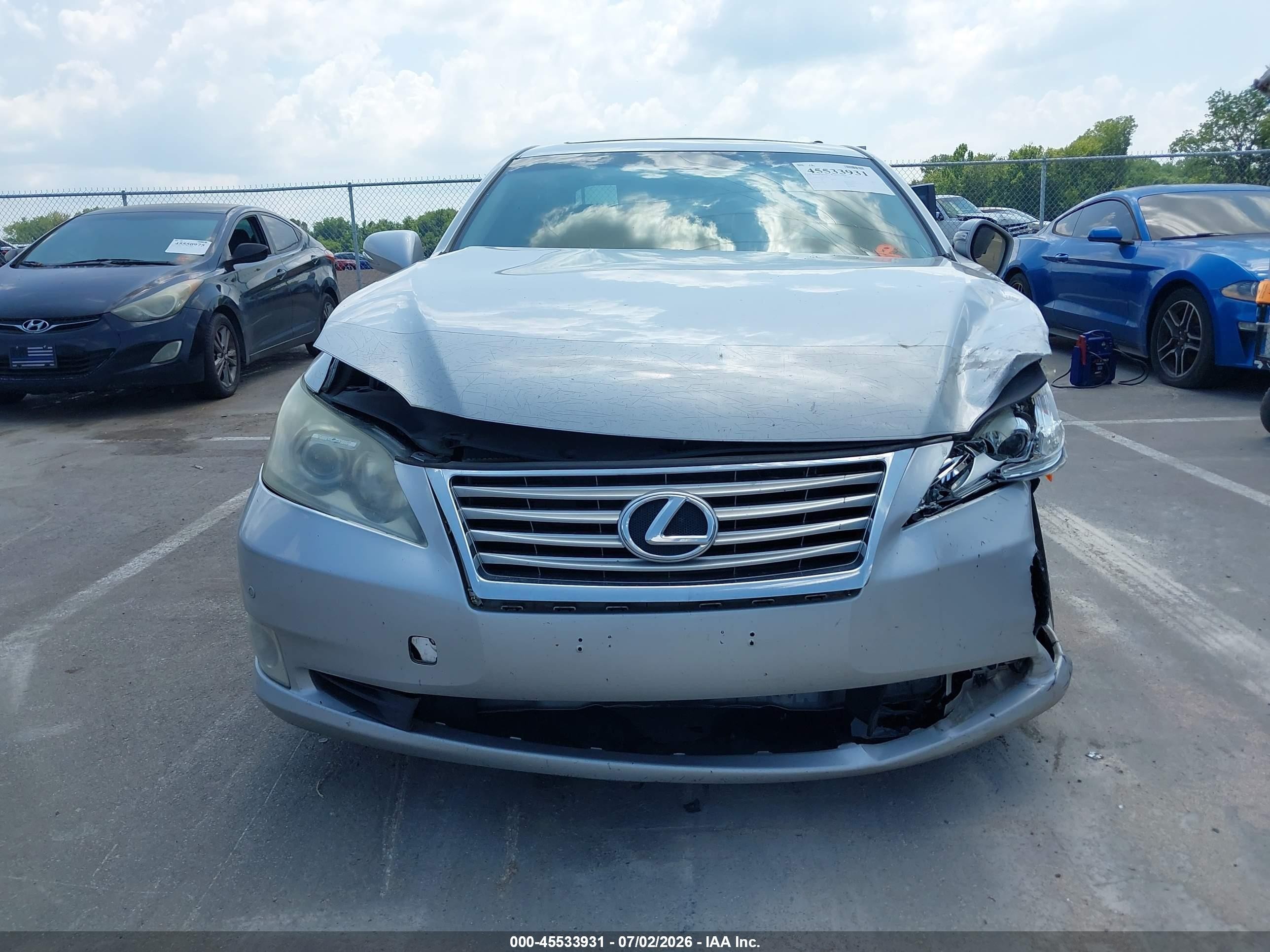 2011 Lexus Es 350   Silver vin: JTHBK1EG8B2445395