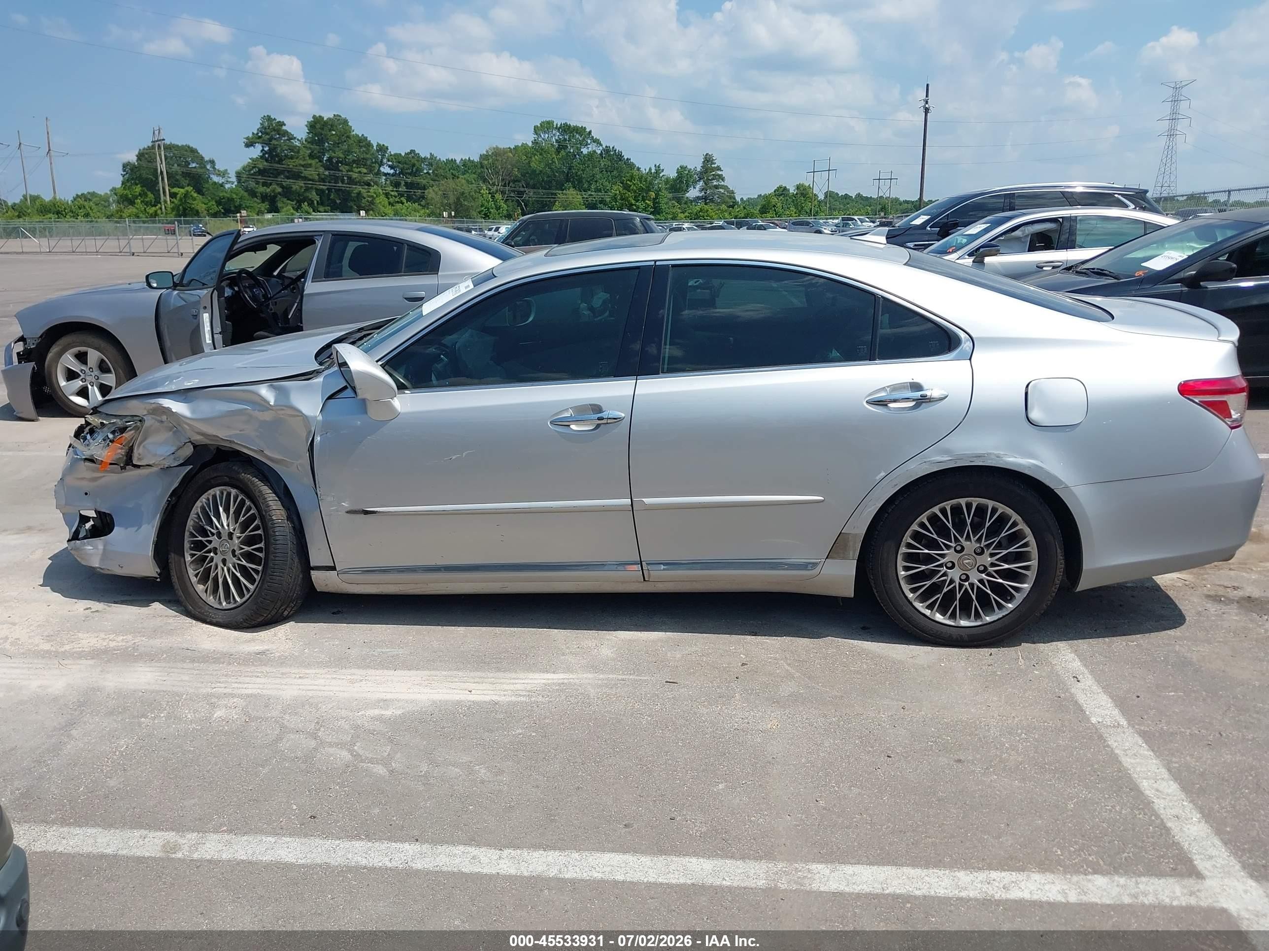2011 Lexus Es 350   Silver vin: JTHBK1EG8B2445395
