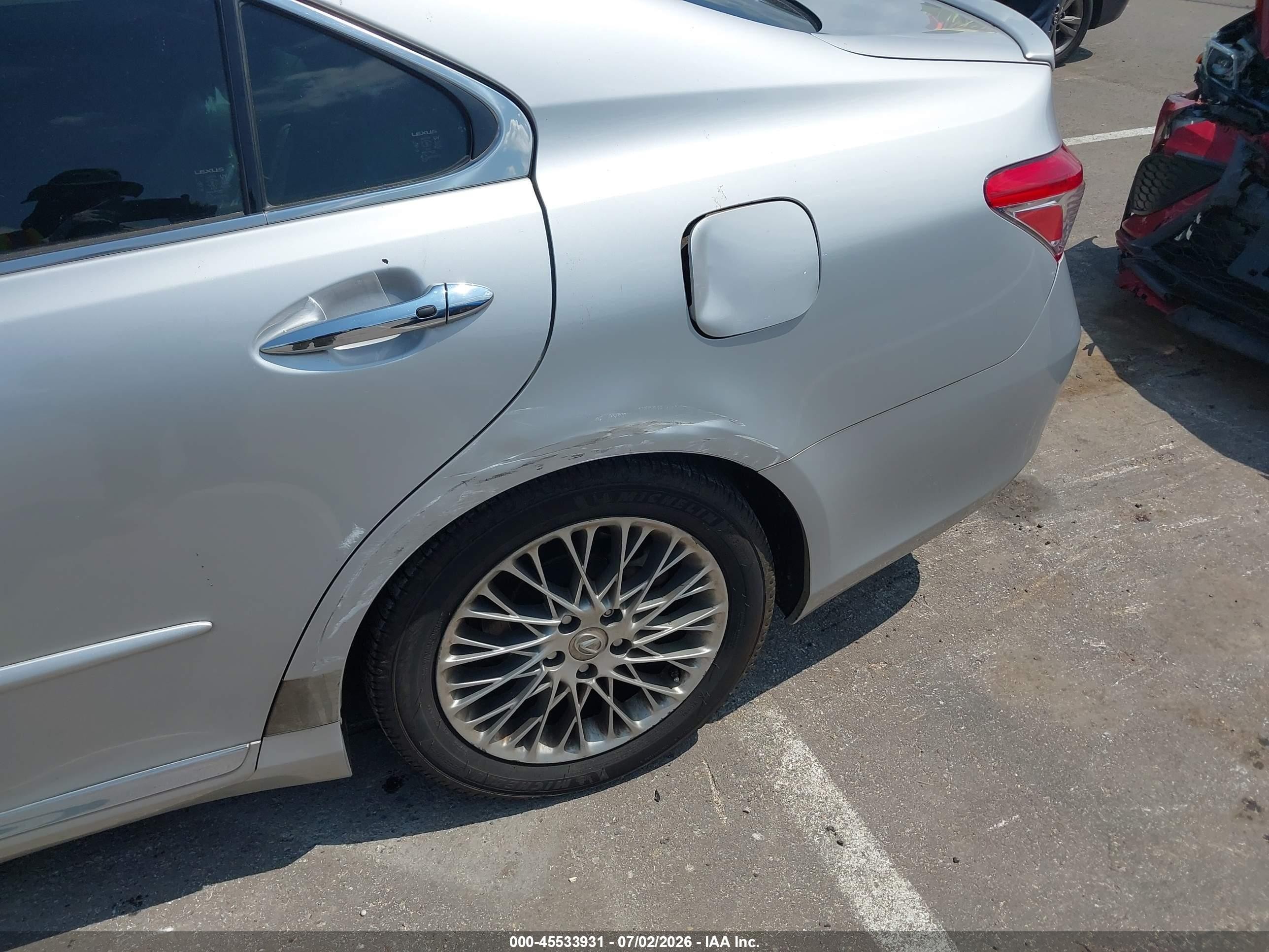 2011 Lexus Es 350   Silver vin: JTHBK1EG8B2445395