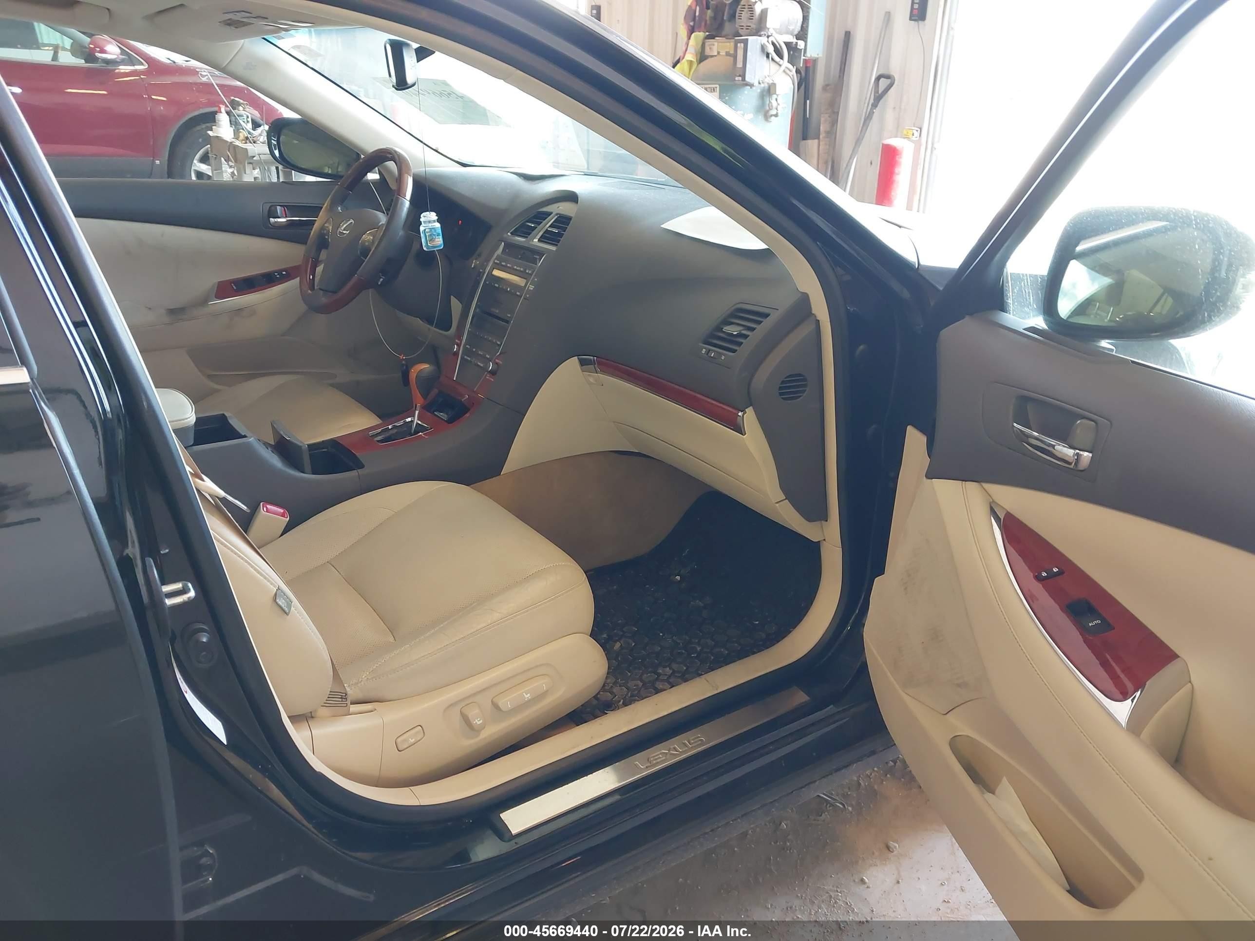 2011 Lexus Es 350   Black vin: JTHBK1EG8B2456073