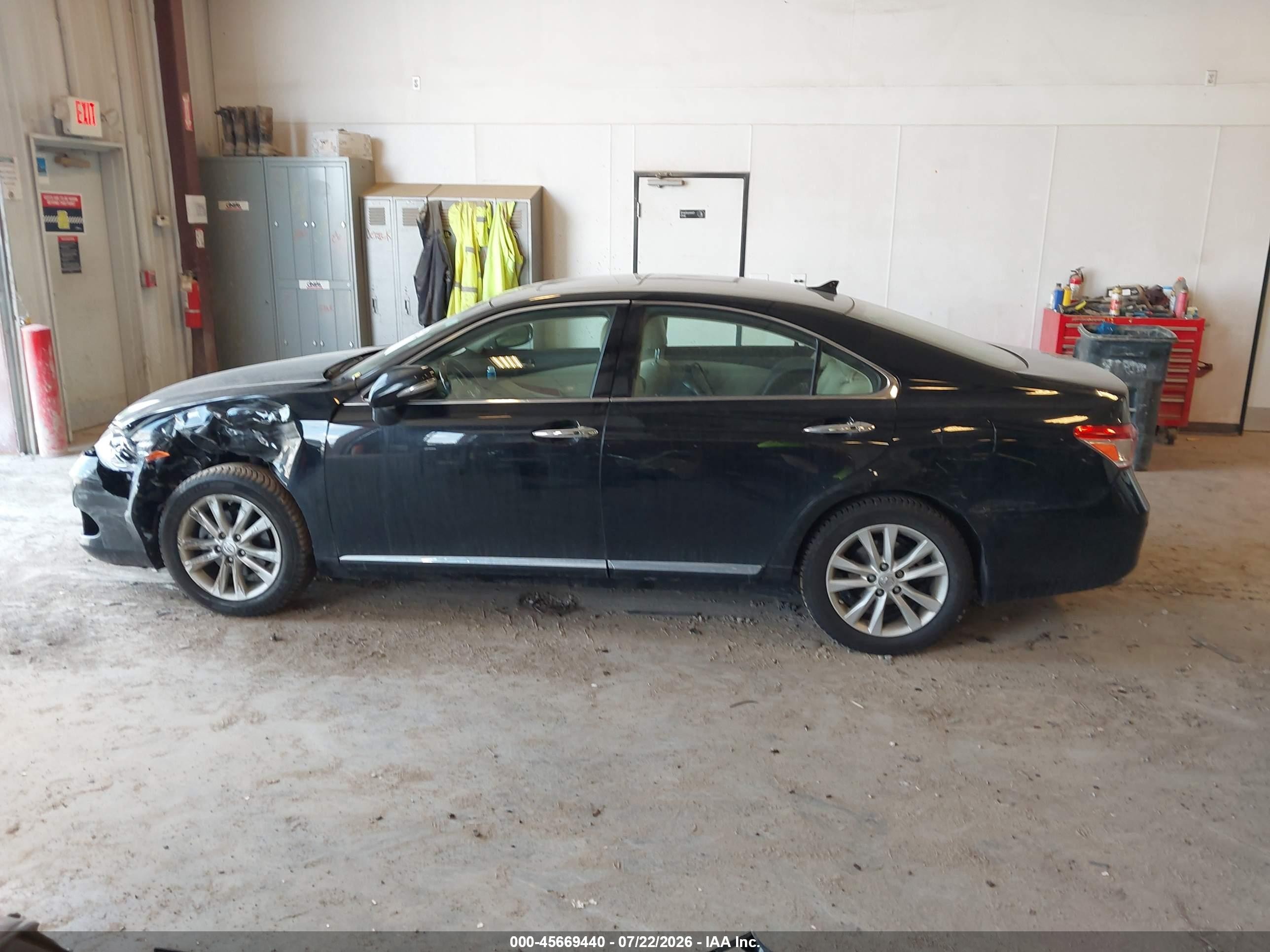 2011 Lexus Es 350   Black vin: JTHBK1EG8B2456073
